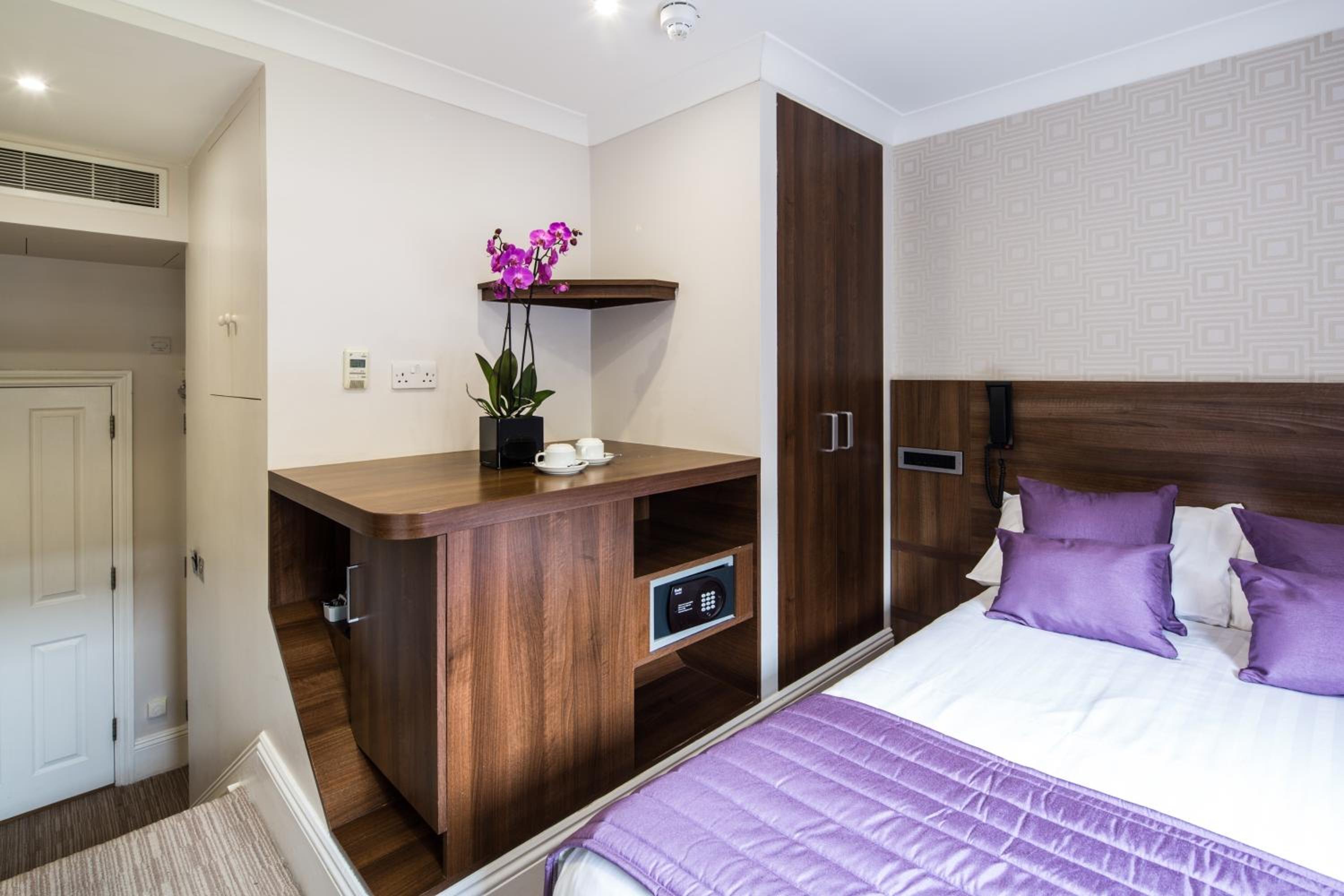 Small Double Room photo 2