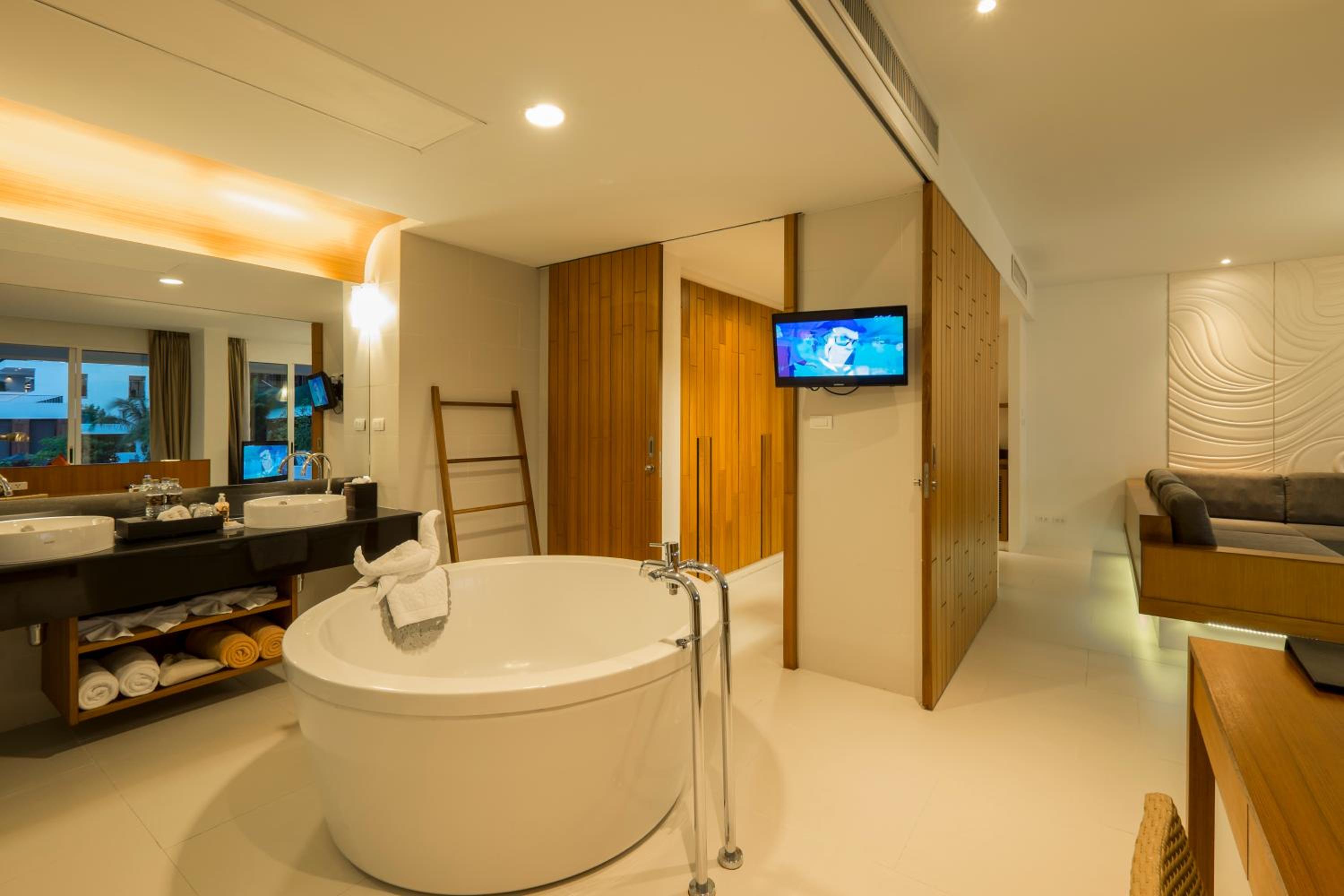 Jacuzzi Spa Suite - Photo 3