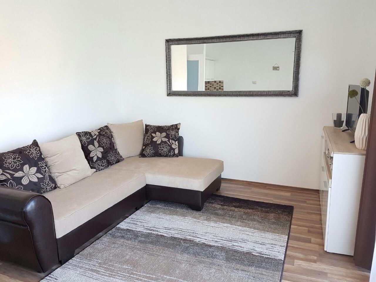 Apartment With Balcony photo 2