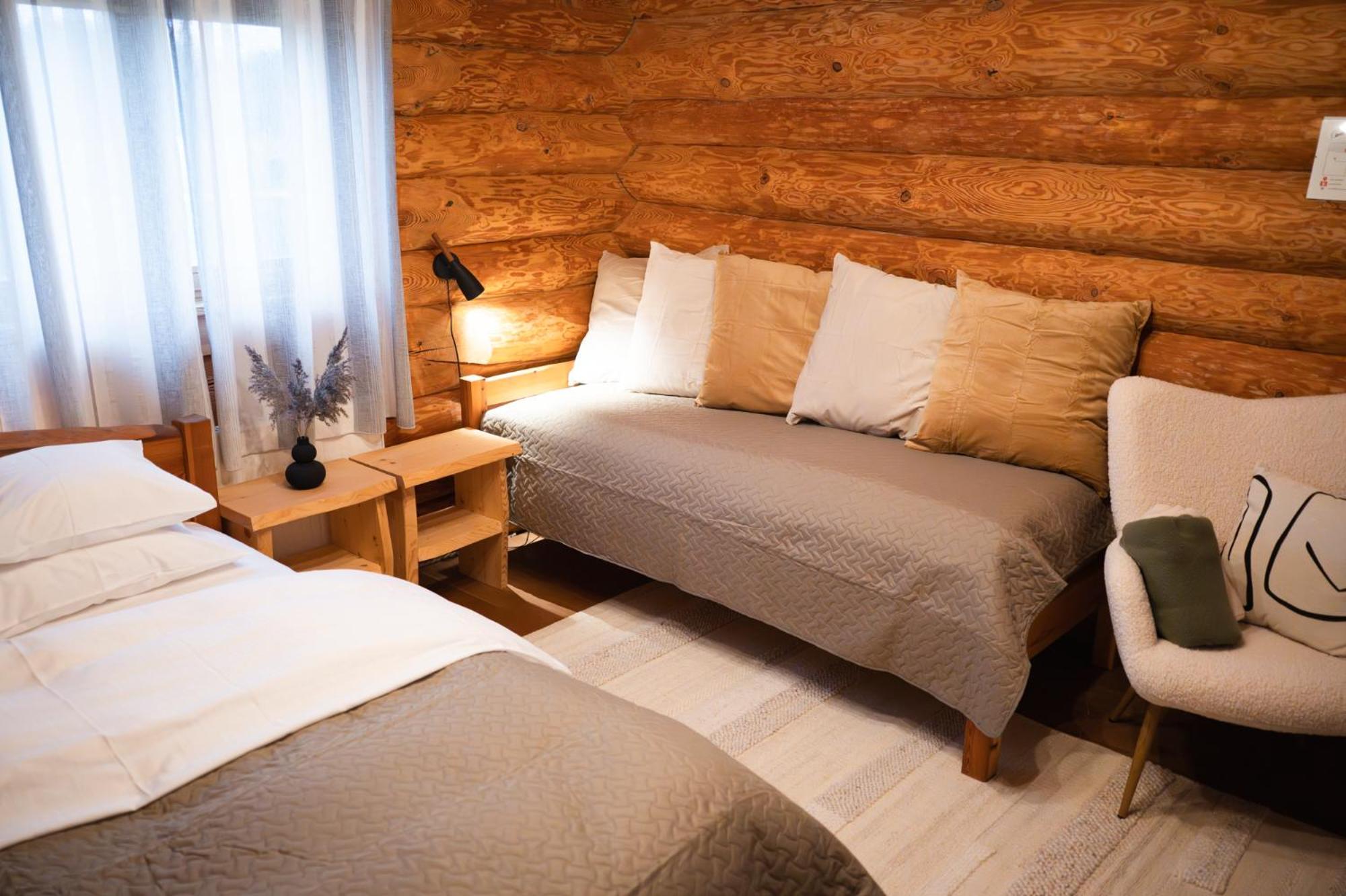 Triple Room with Private Bathroom photo 2