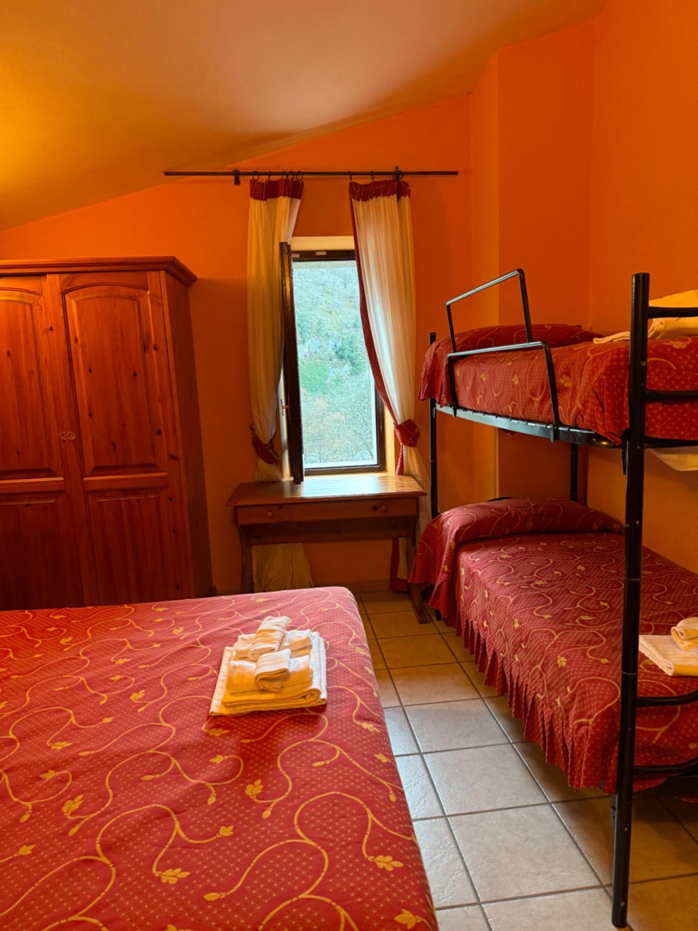 Triple Room