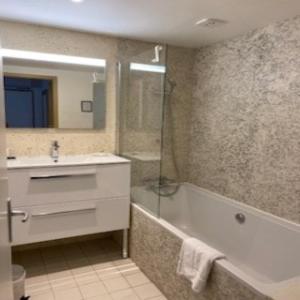 Family Room - Photo 6