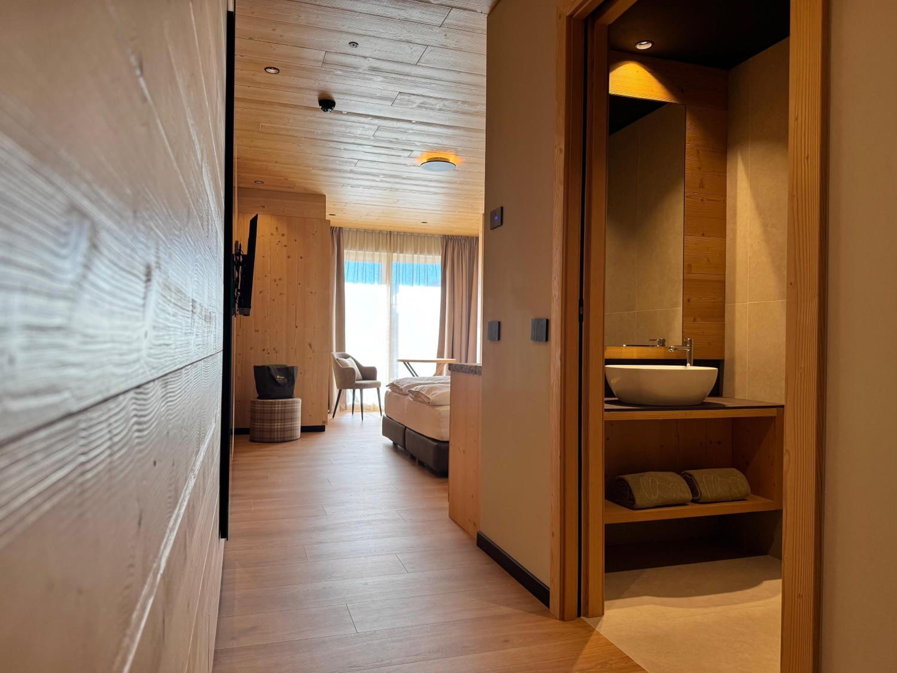 Deluxe Double or Twin Room with Balcony