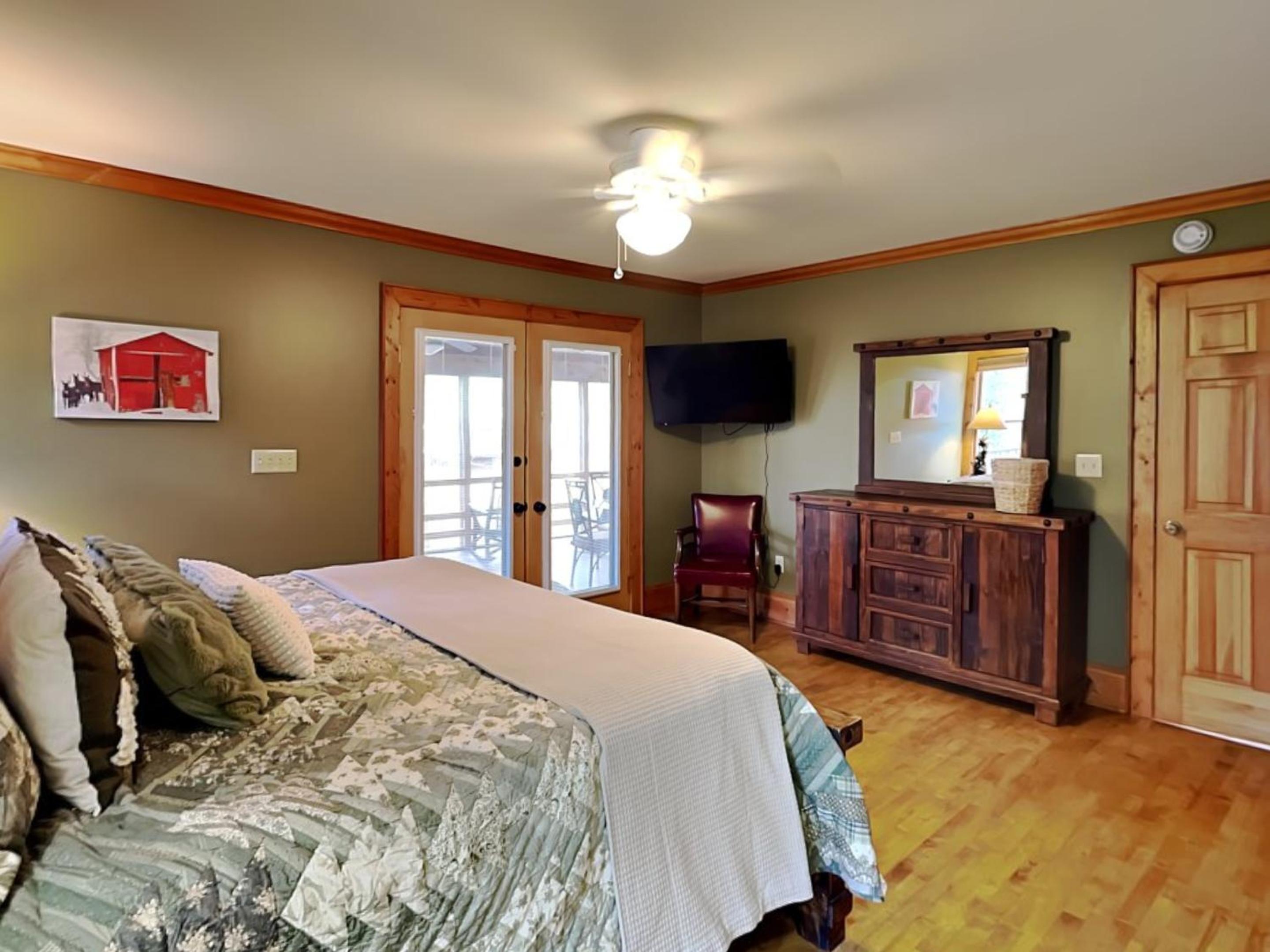 Four-Bedroom House photo 2