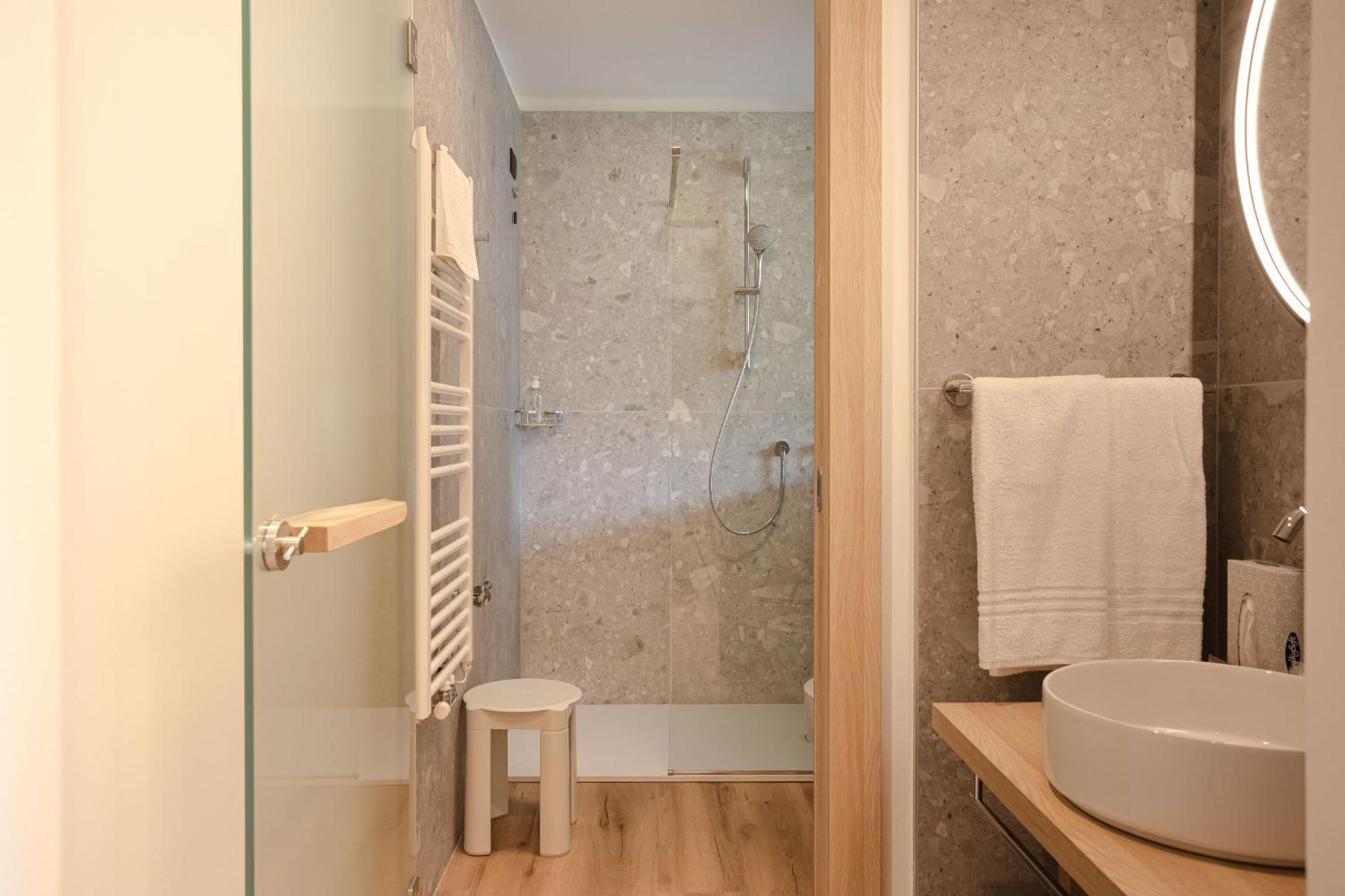 King Room with Spa Bath