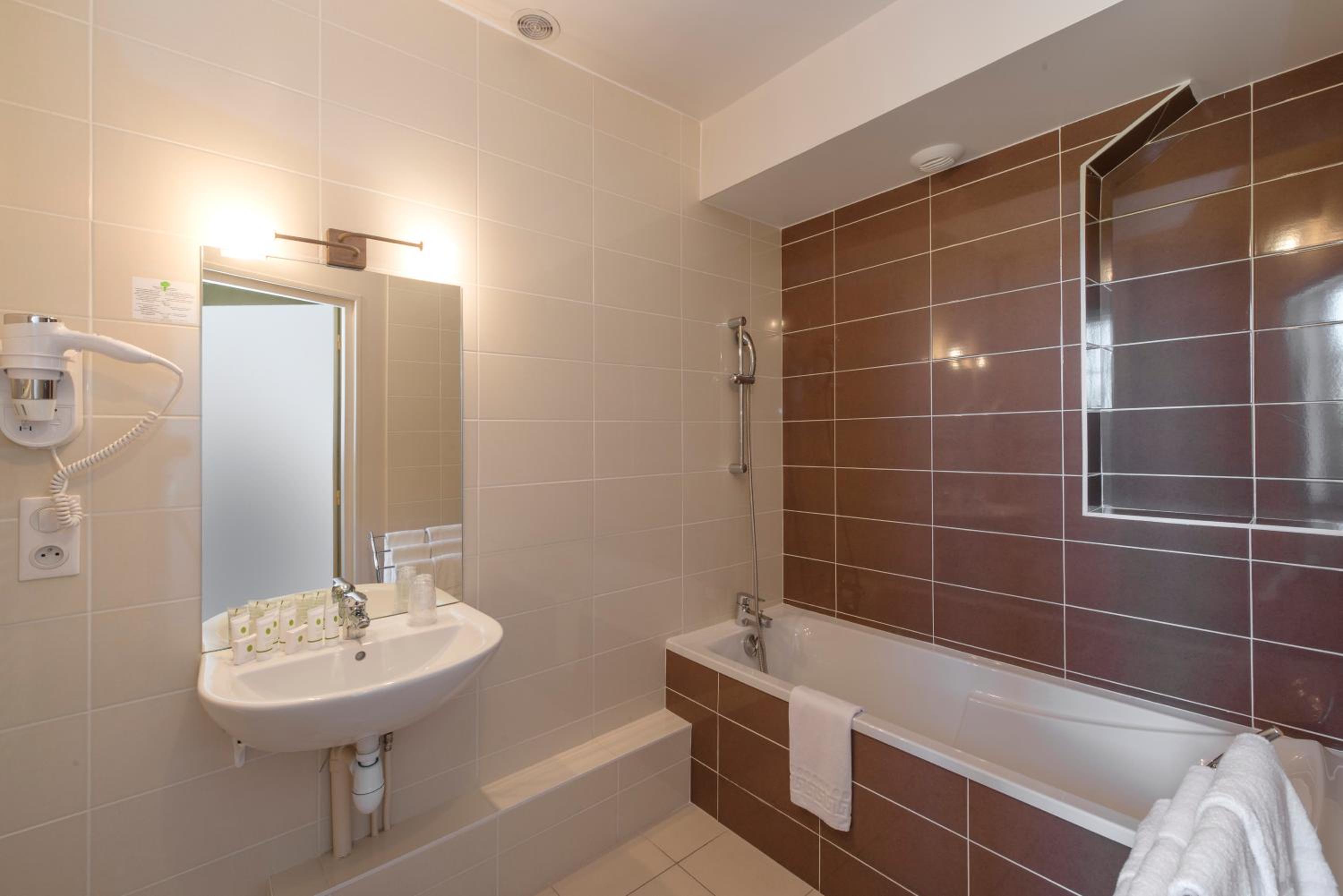 Superior Triple Room photo 2