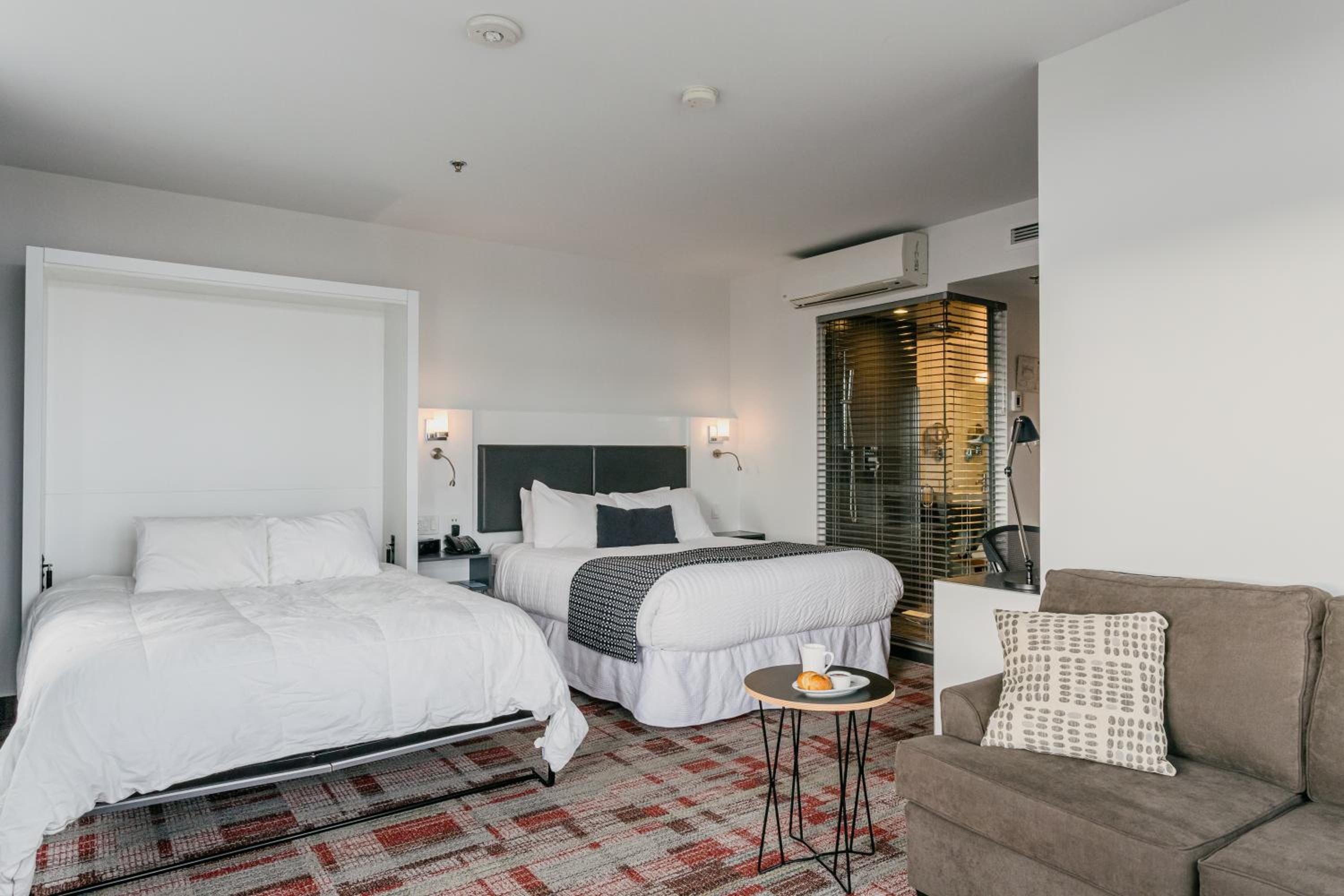 Suite with City View photo 3