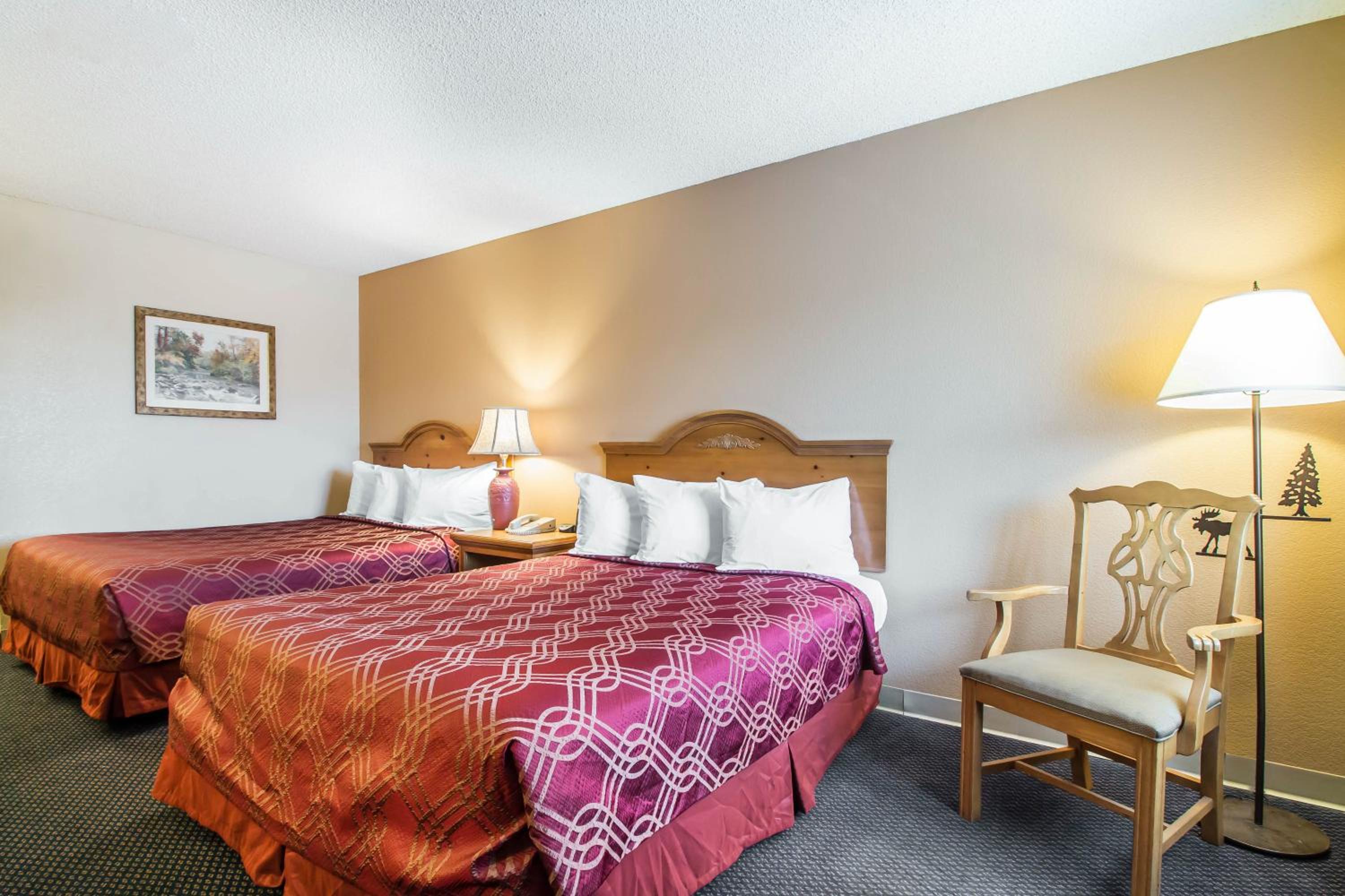 Double Room with Two Double Beds - Smoking - Photo 1