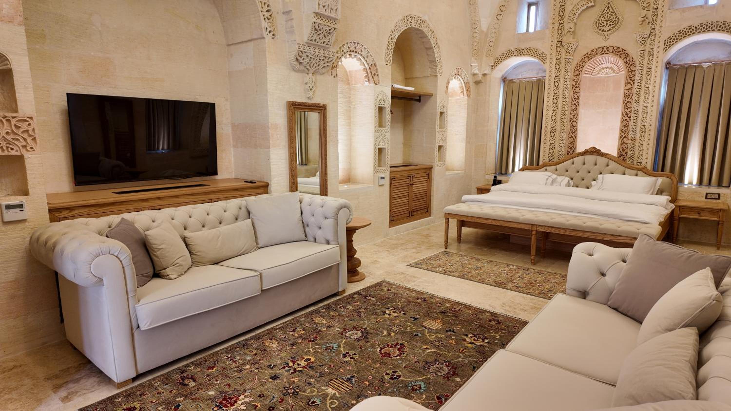 Deluxe King Room