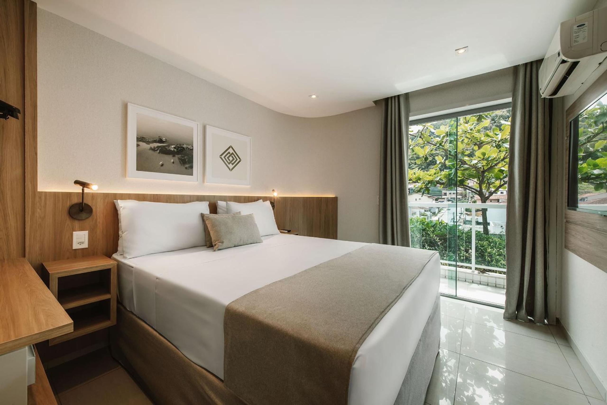 Premium Suite with Living Area and Balcony photo 3