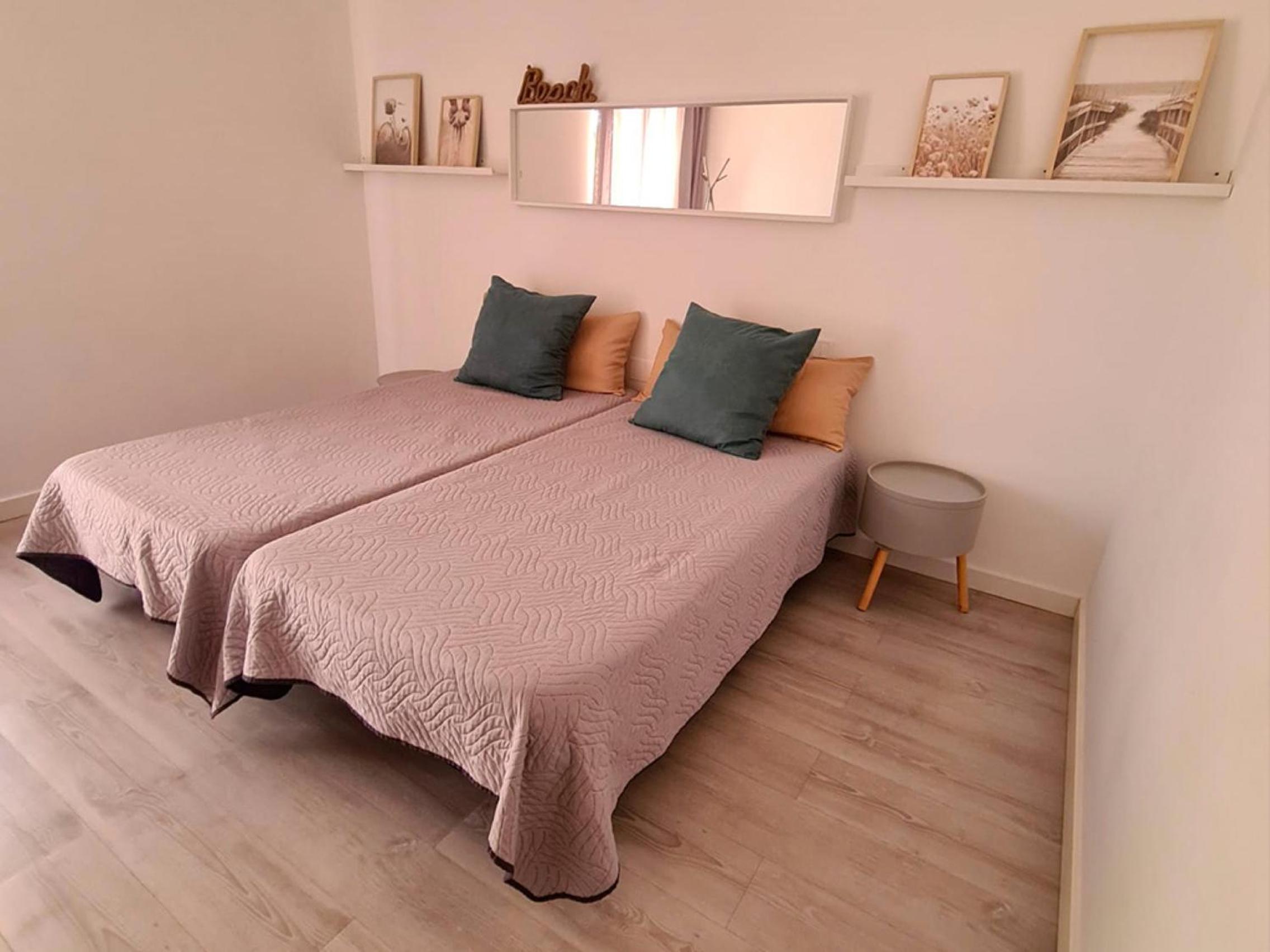 One-Bedroom Apartment photo 2