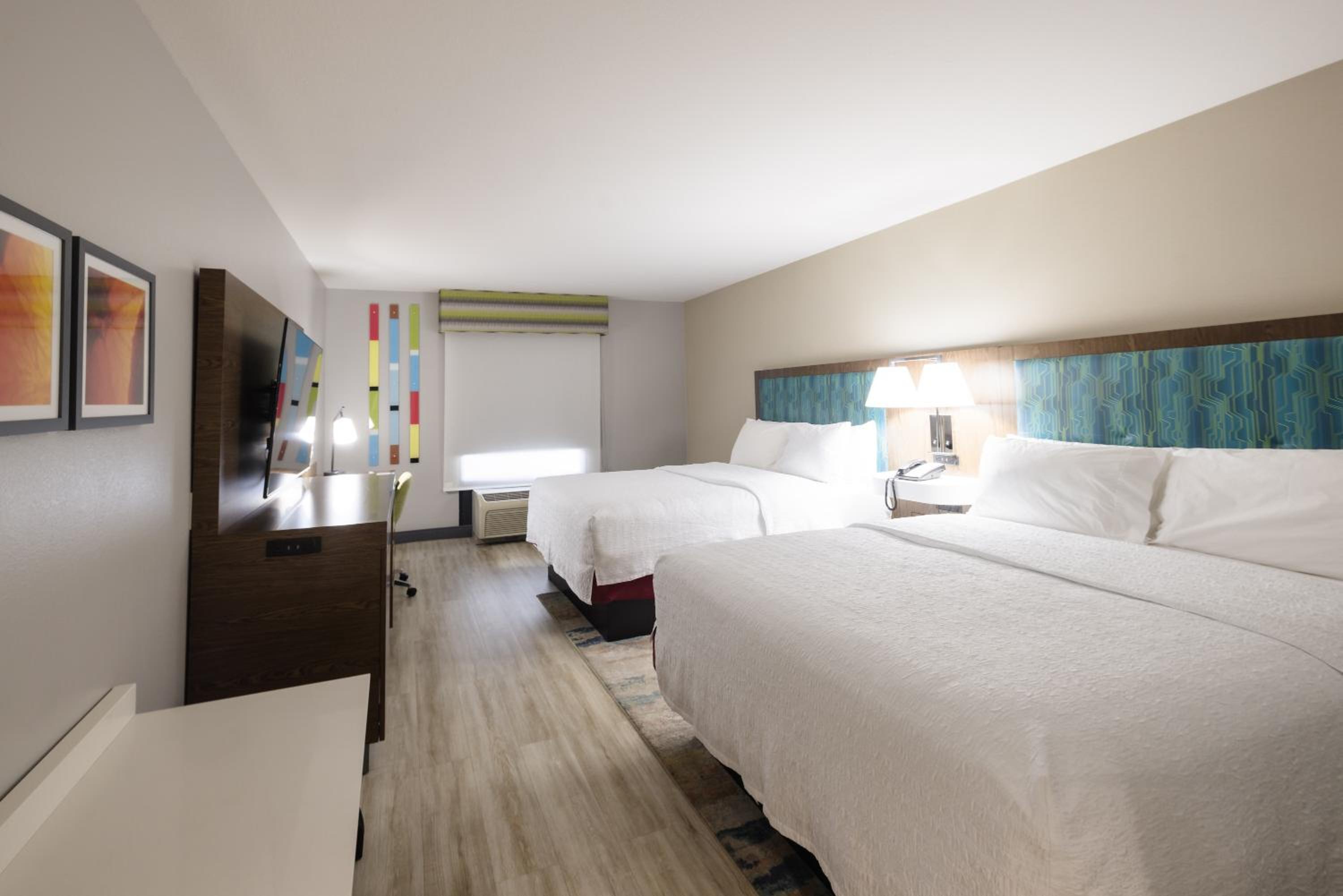 Room with Two Queen Beds - Non-Smoking - Photo 1