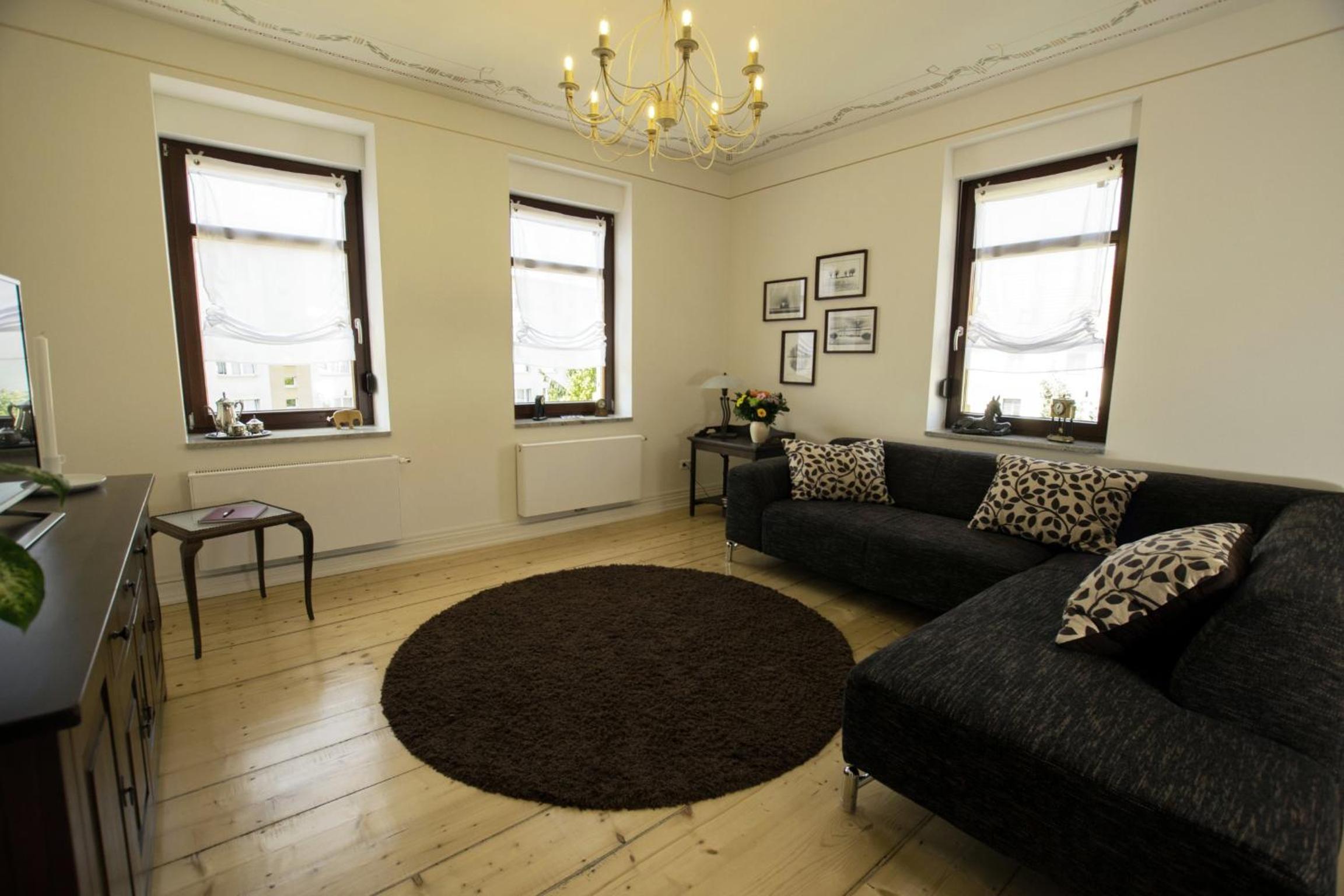 One-Bedroom Apartment photo 2