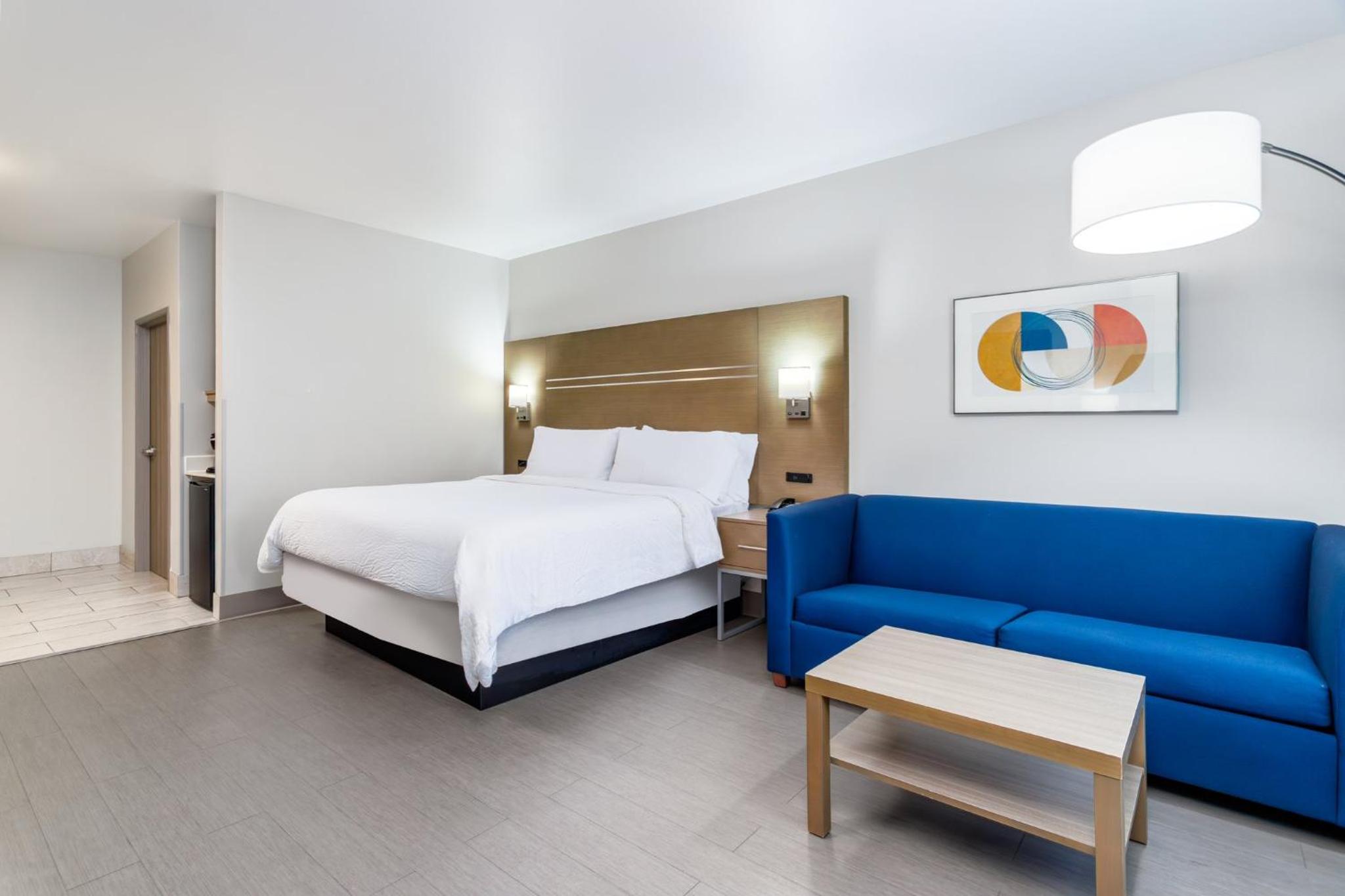 Standard King Room - High Floor photo 1