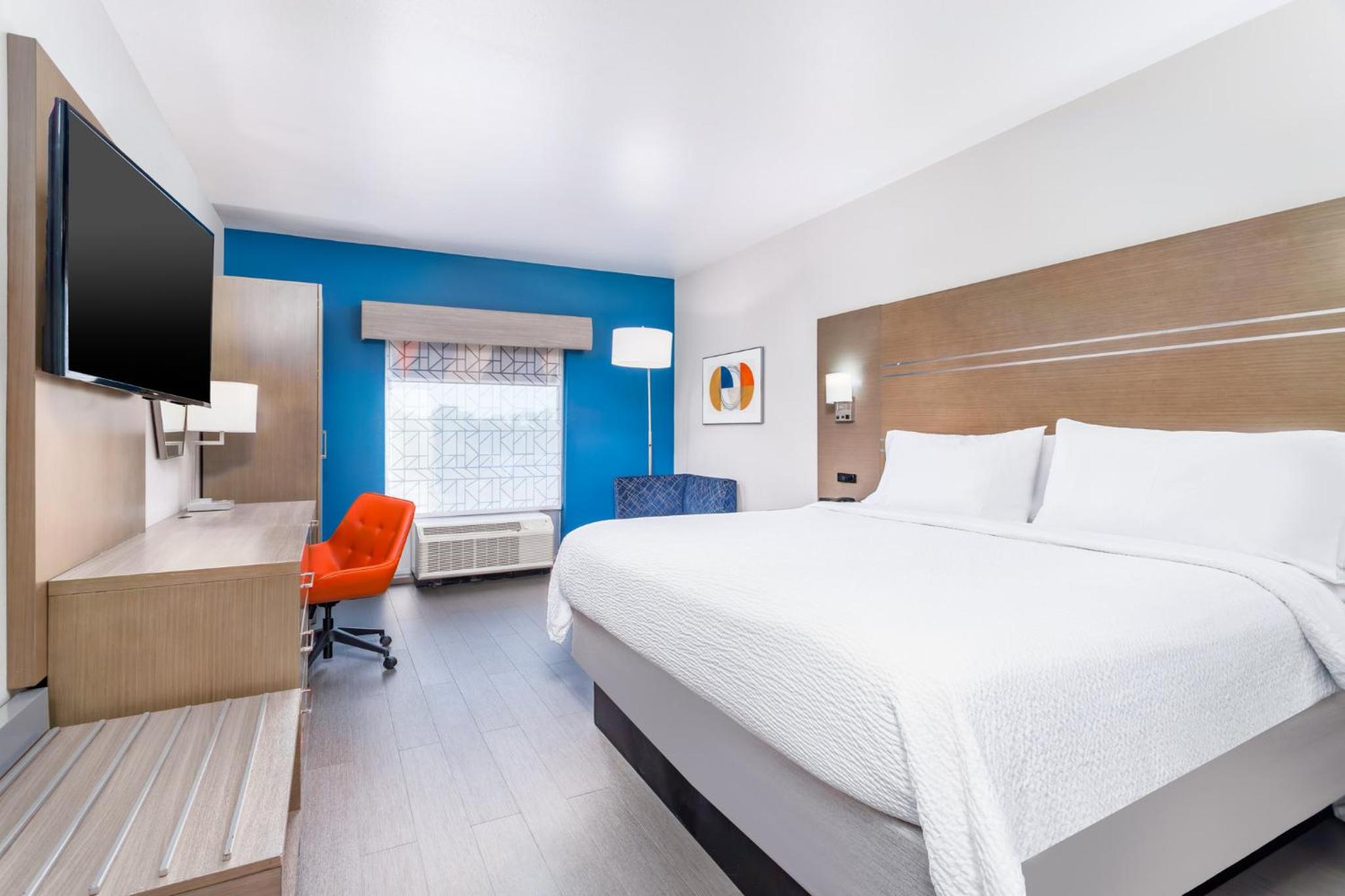 King Room - Hearing Accessible photo 1