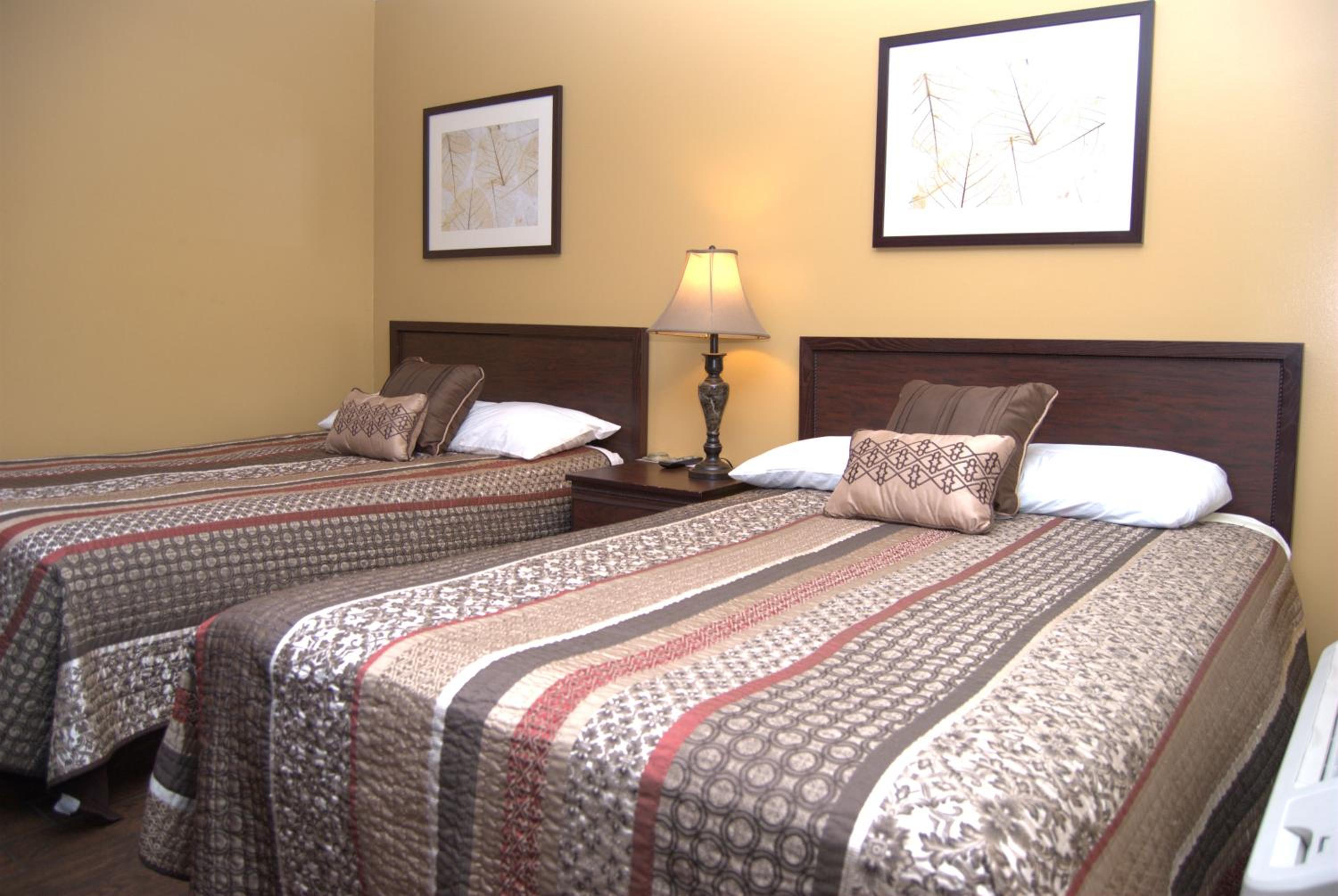 Two Double Beds with Exterior Door - Smoking photo 2