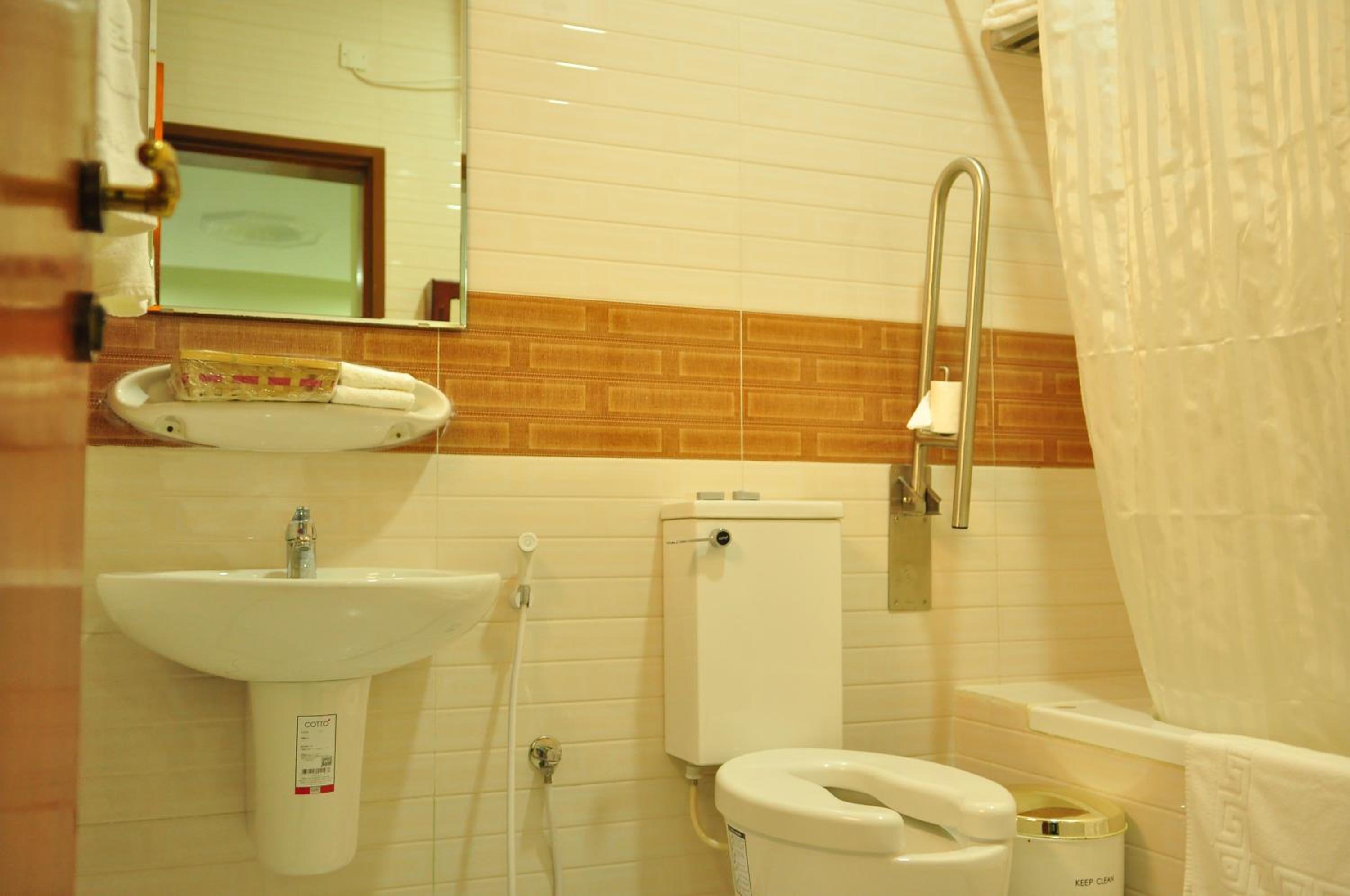 Standard King Room - Photo 6