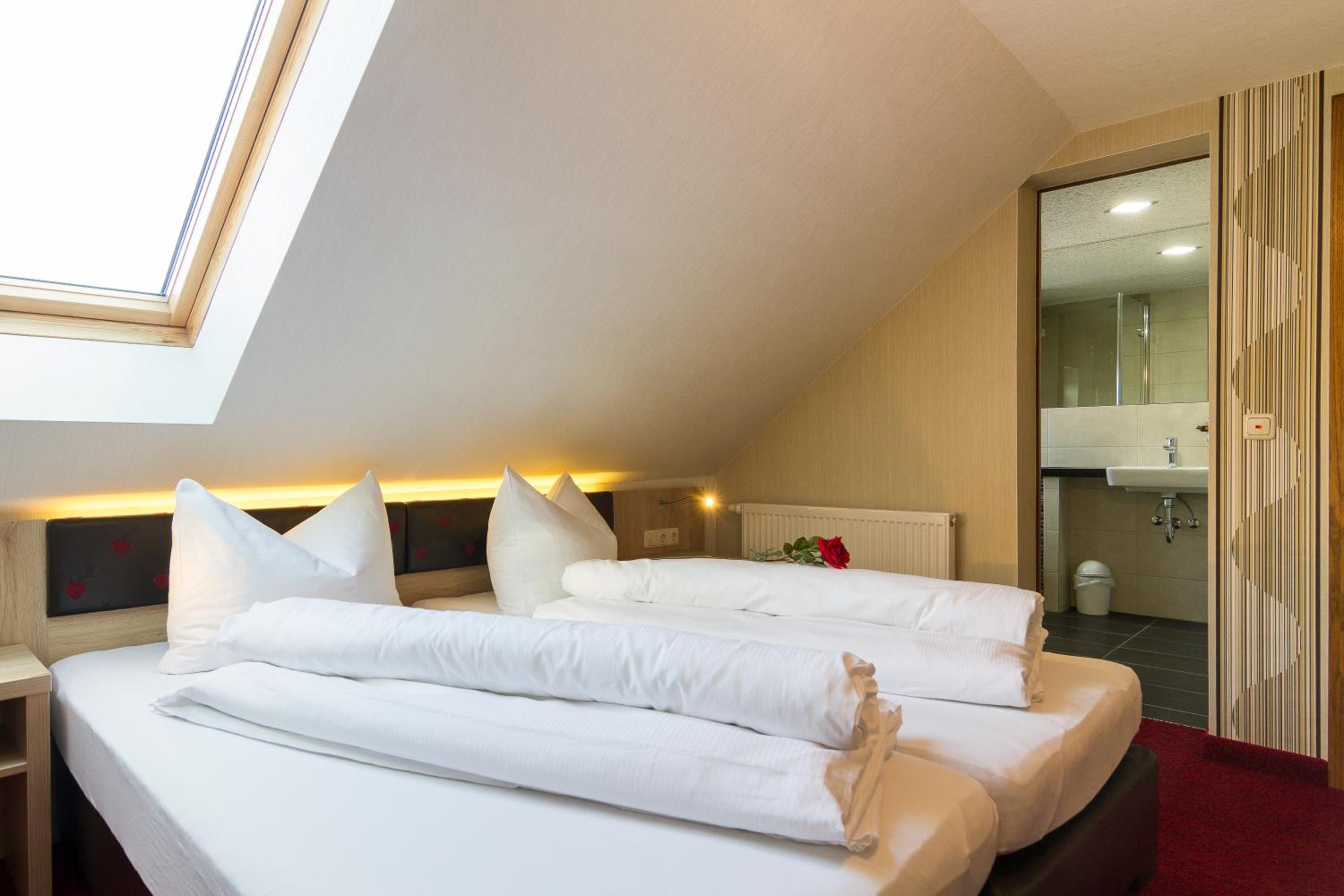 Double Room - Photo 14
