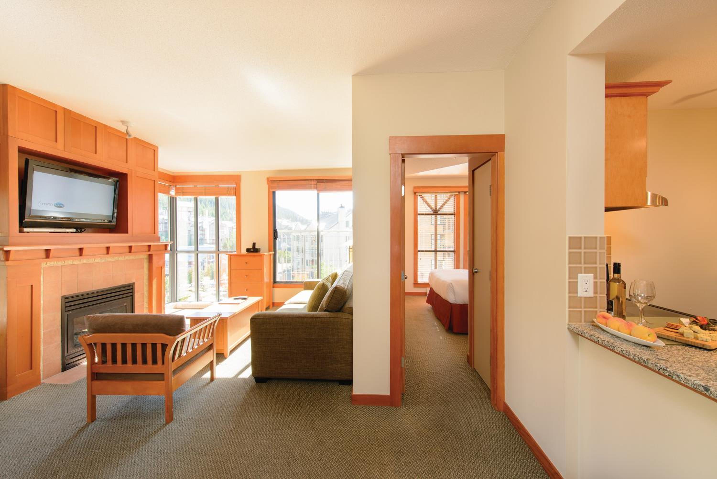 Two Bedroom Lower Floor Suite - Photo 4