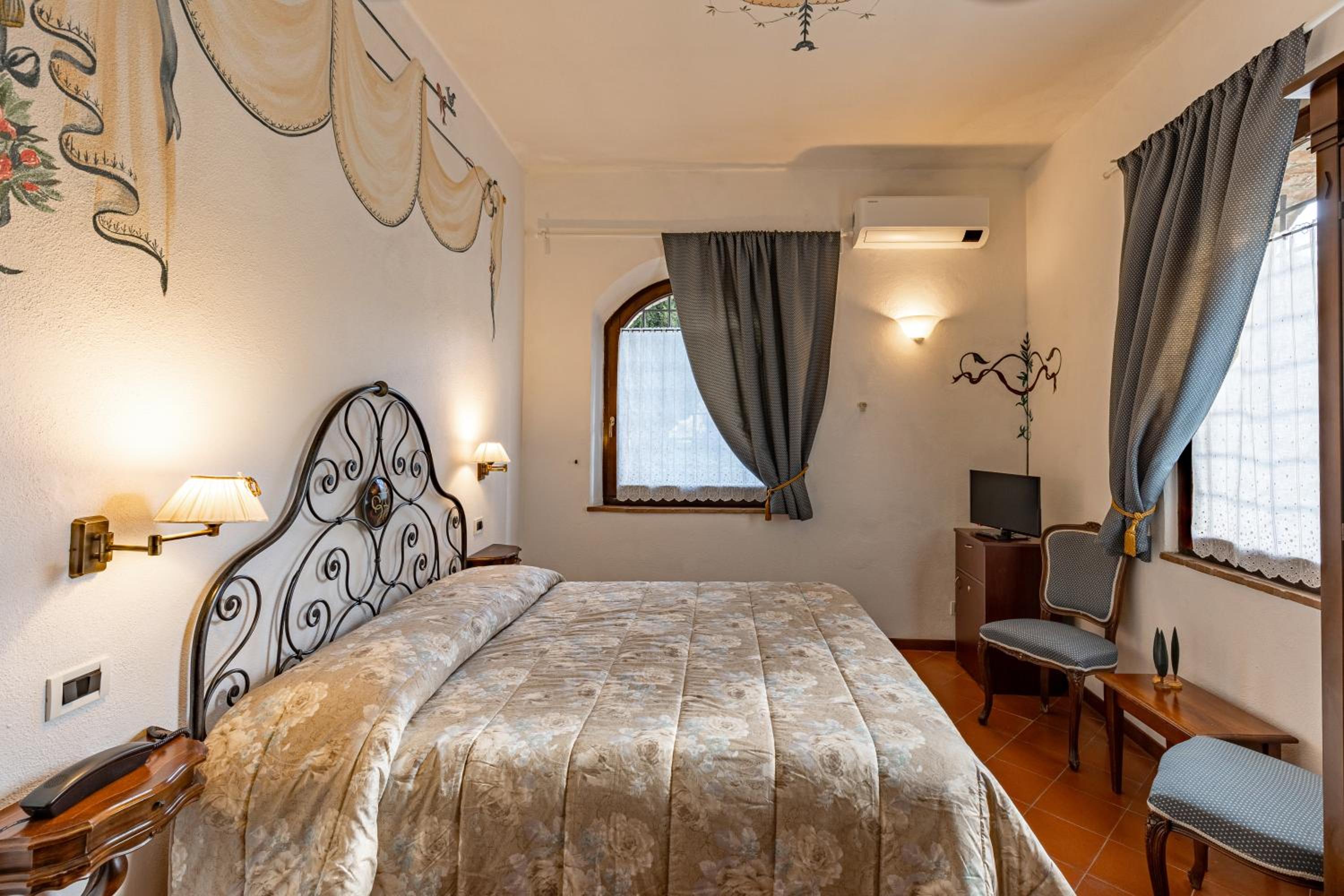 Standard Double Room - Photo 1
