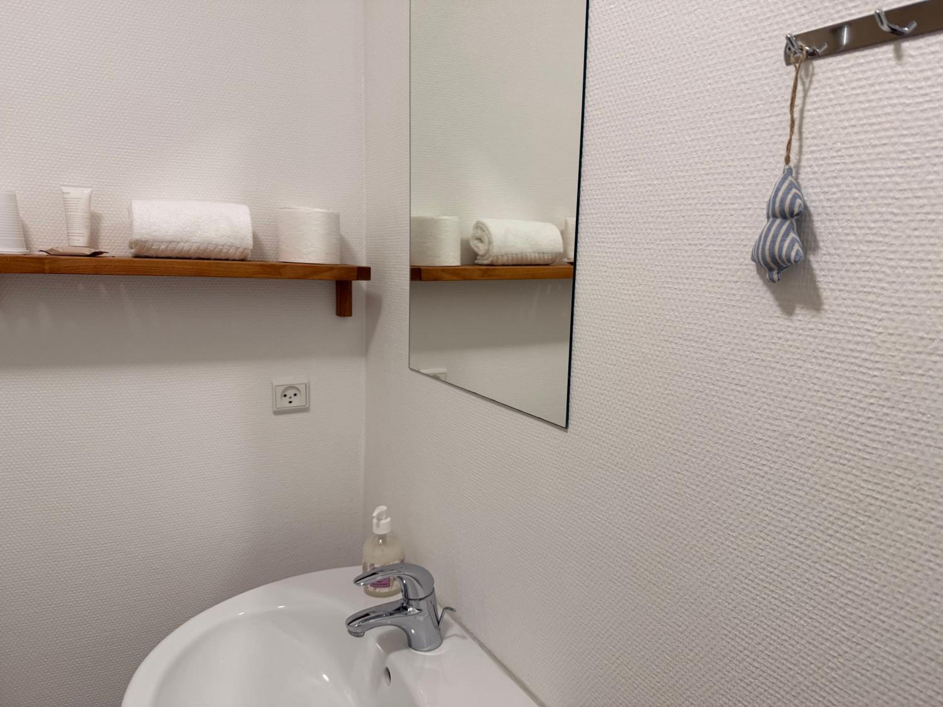Twin Room with Bathroom