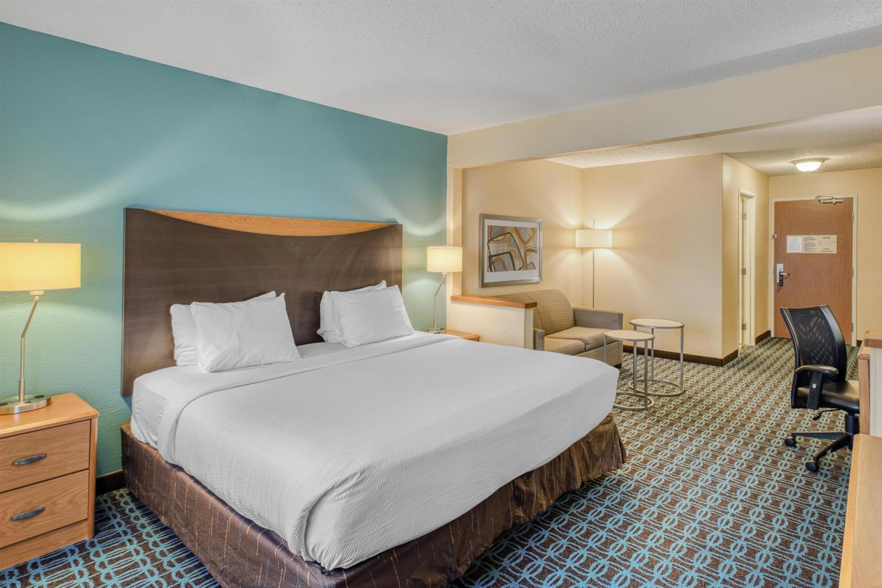 King Suite with Sofa Bed - Non-Smoking