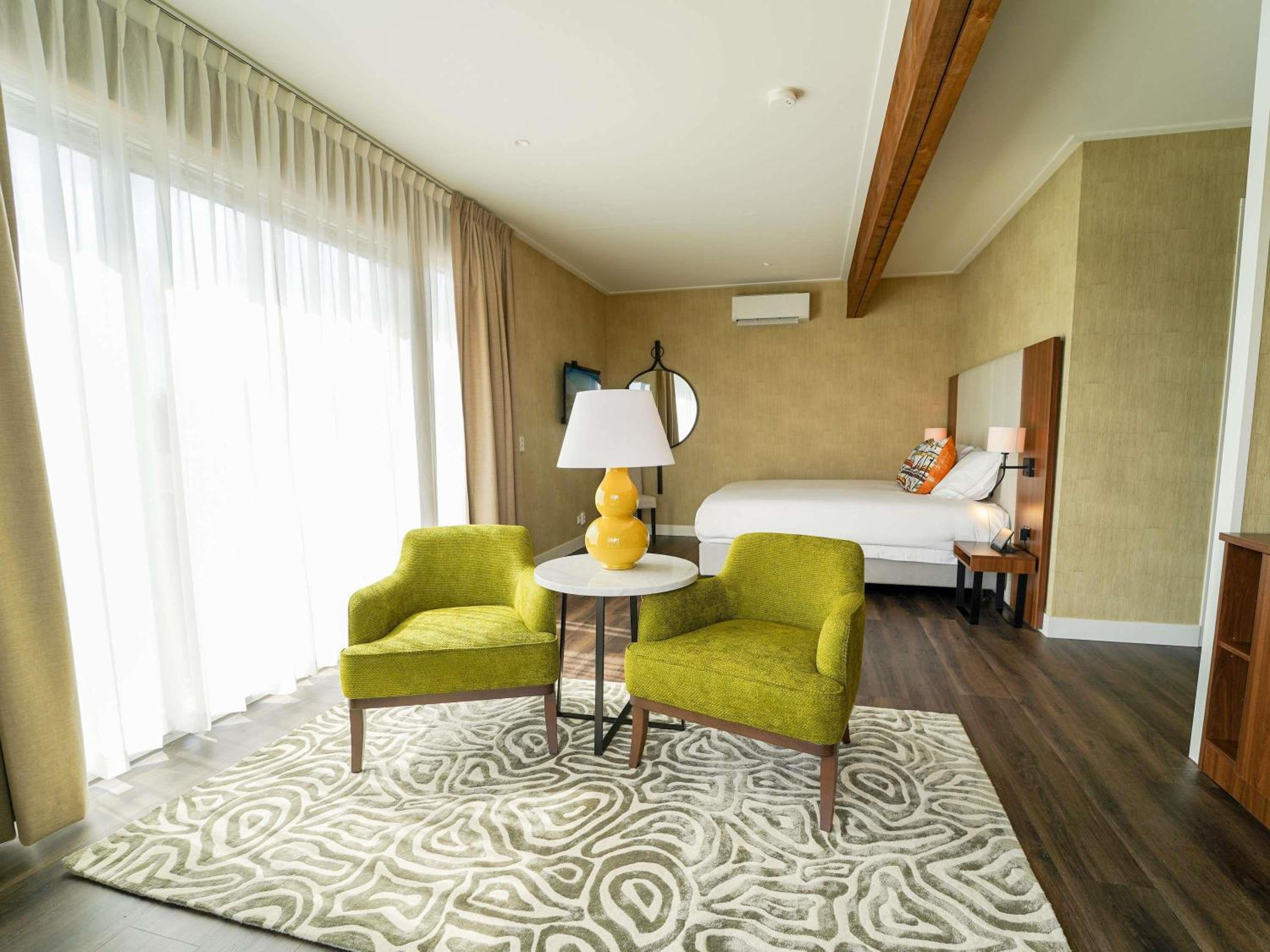 Deluxe Suite with Garden View photo 3