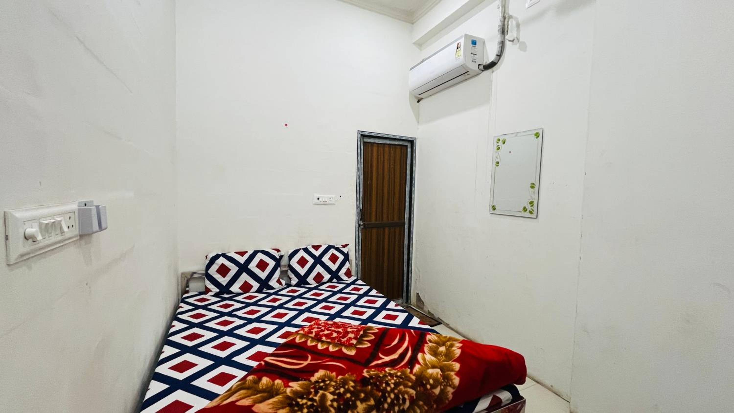 Deluxe Double Room (2 Adults + 1 Child)