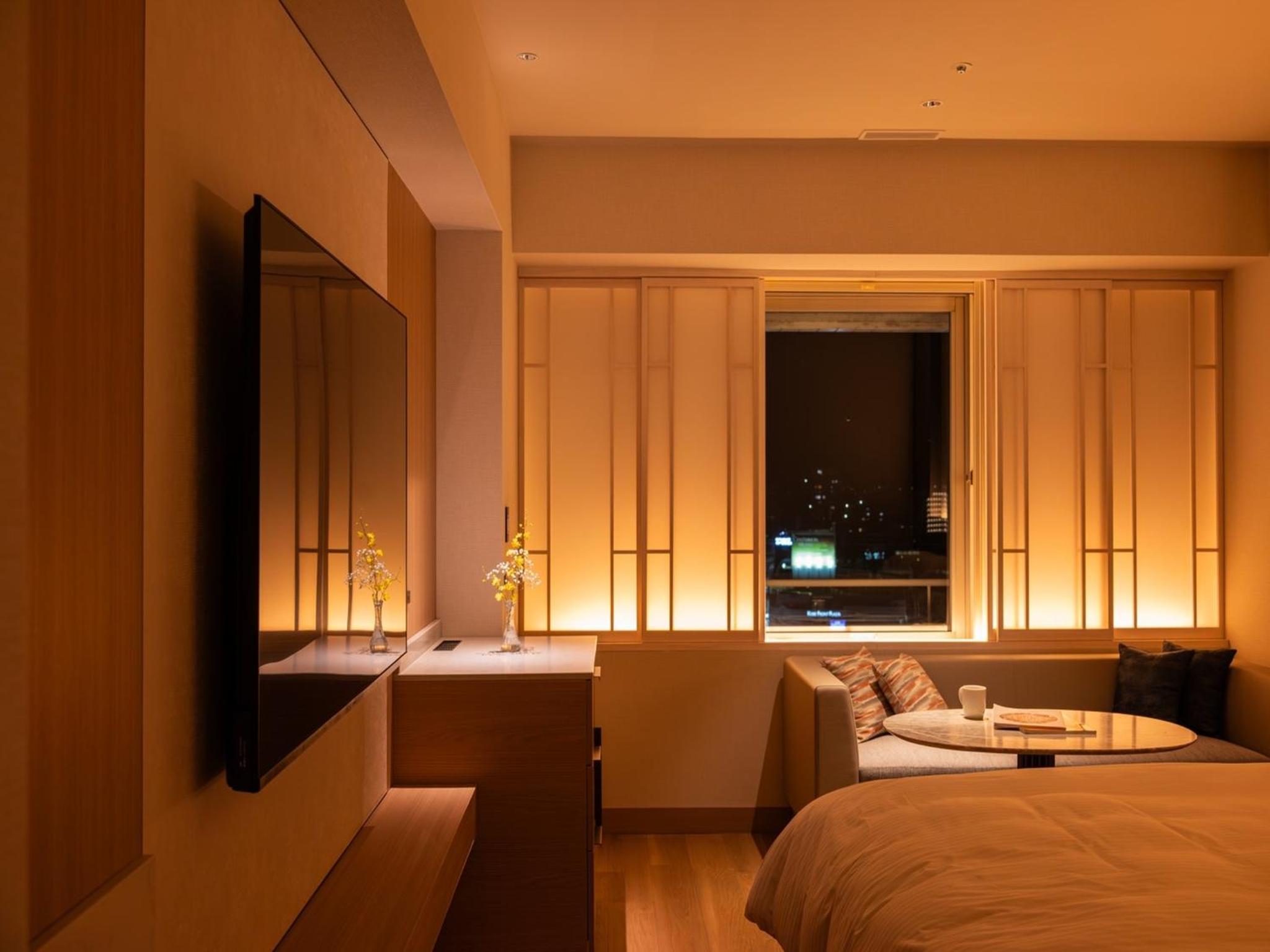 Club King Room with Concierge Lounge Access - Photo 1