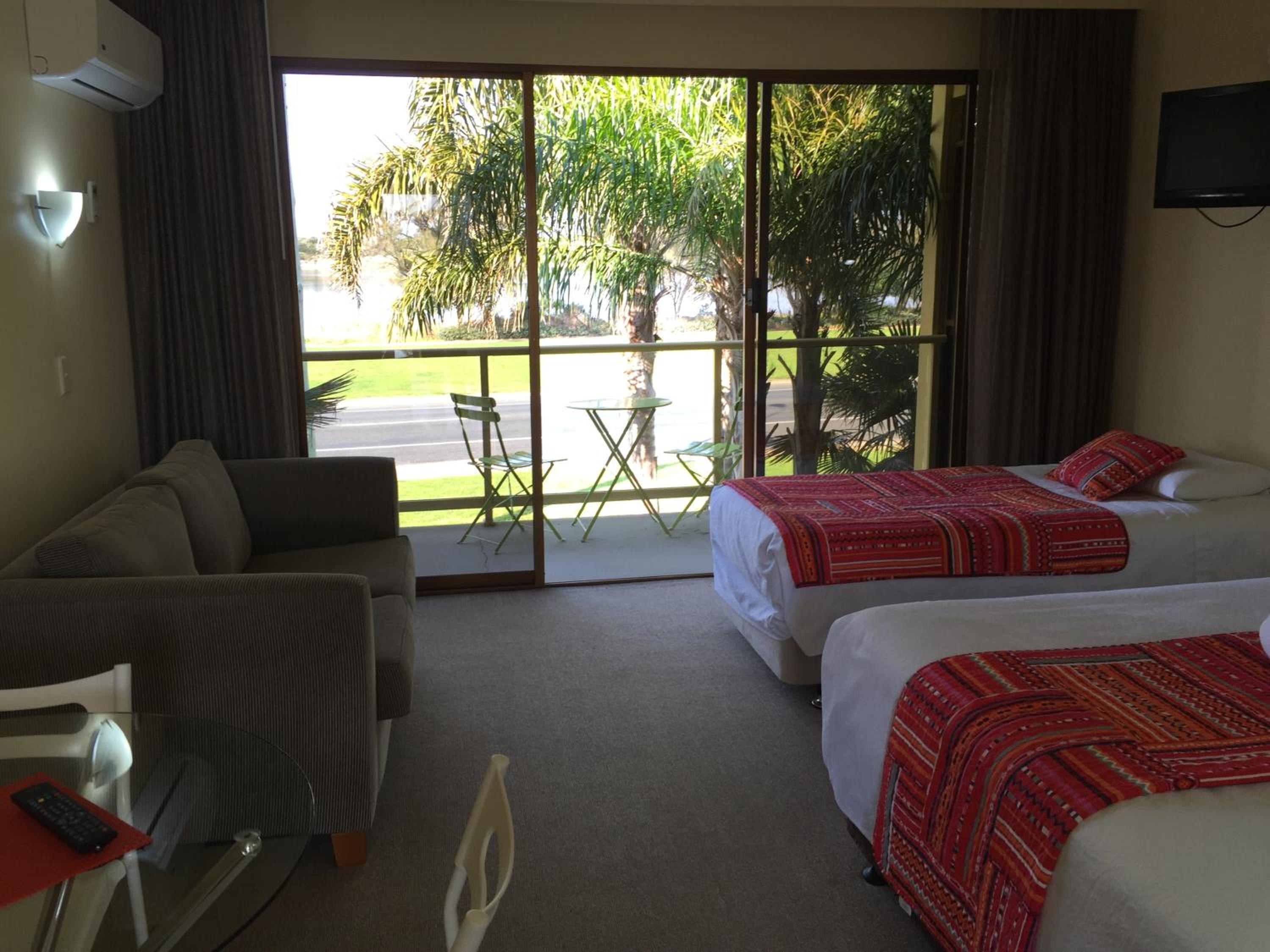 Deluxe Double or Twin Room with Sea View photo 1