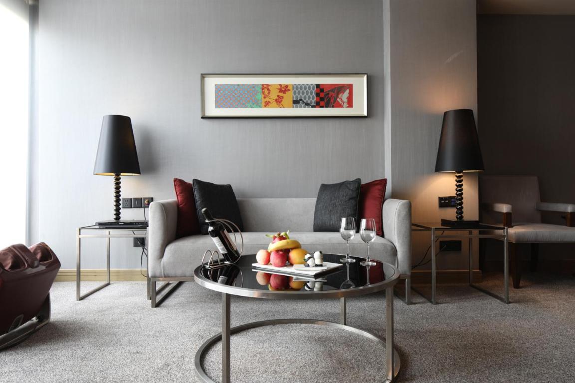 Deluxe Family Suite