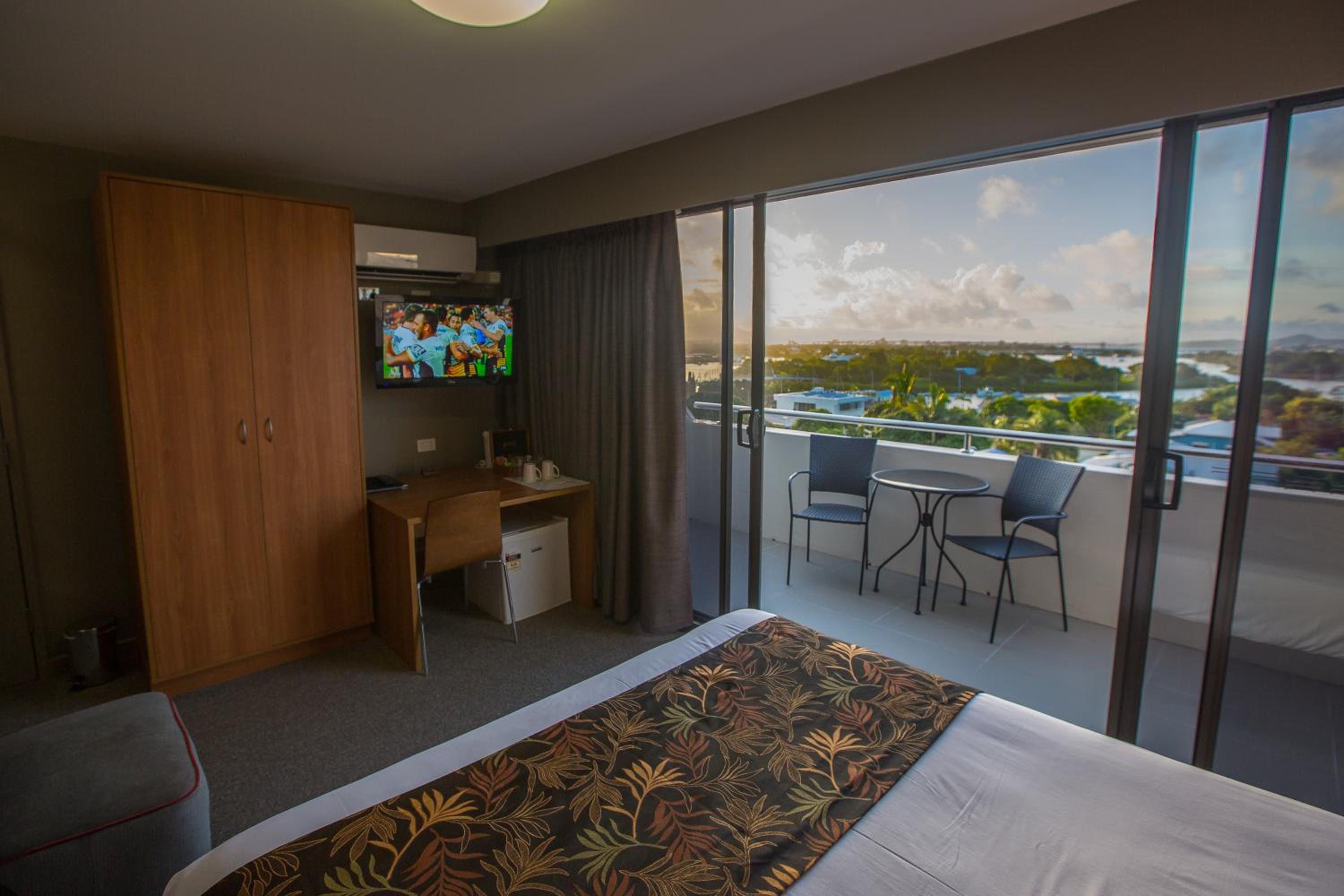 Harbor Balcony Queen Room- Third Floor - Photo 5
