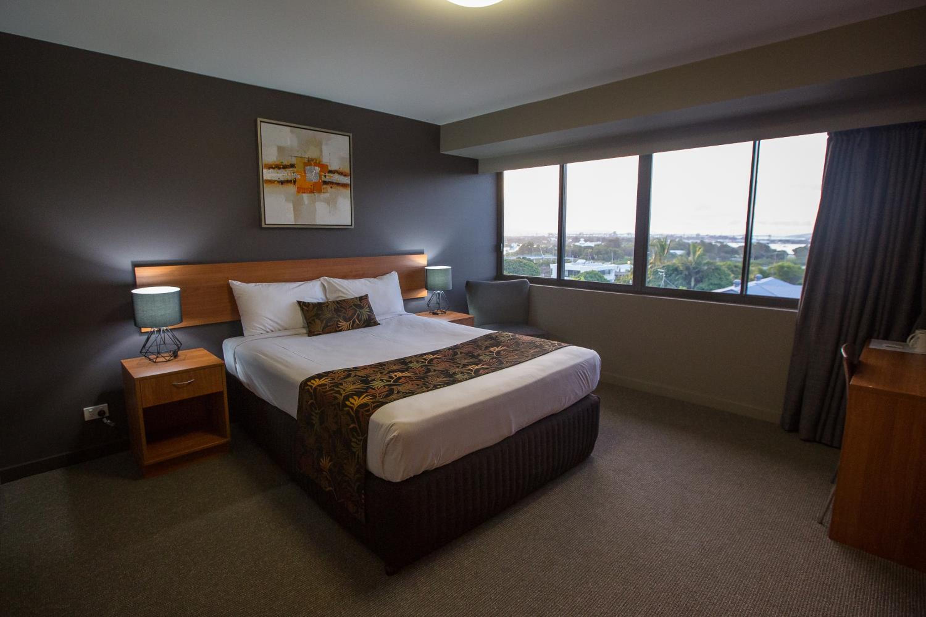 Queen Room with Harbor View - Photo 1