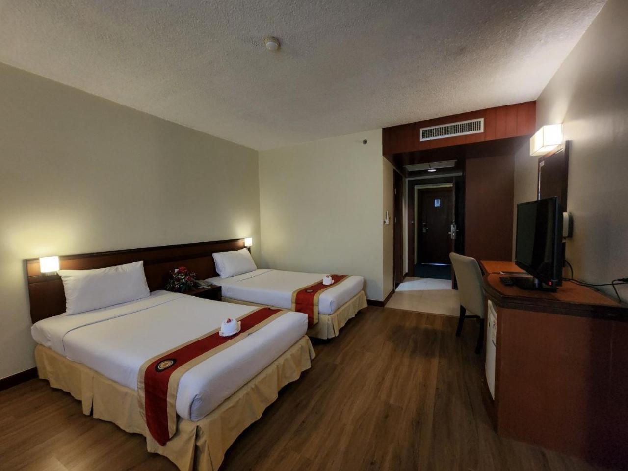 Standard Twin Room - Photo 2