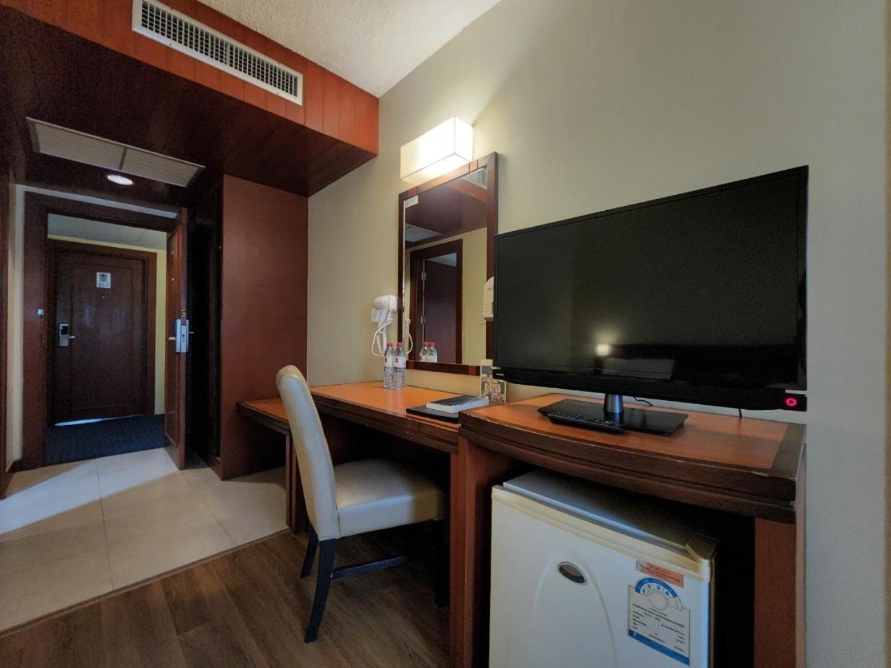 Standard Twin Room - Photo 5