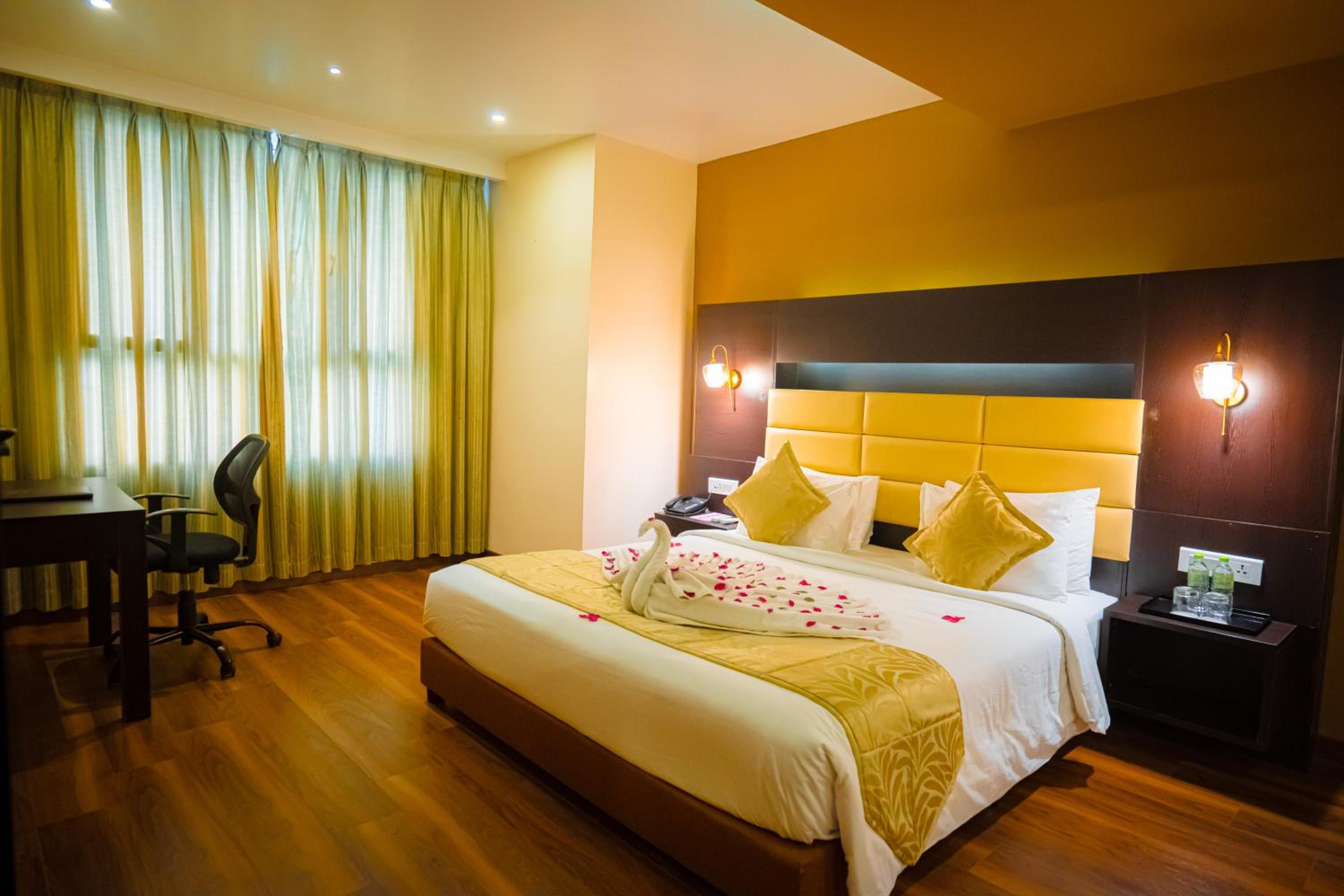 Deluxe Suite - Photo 6
