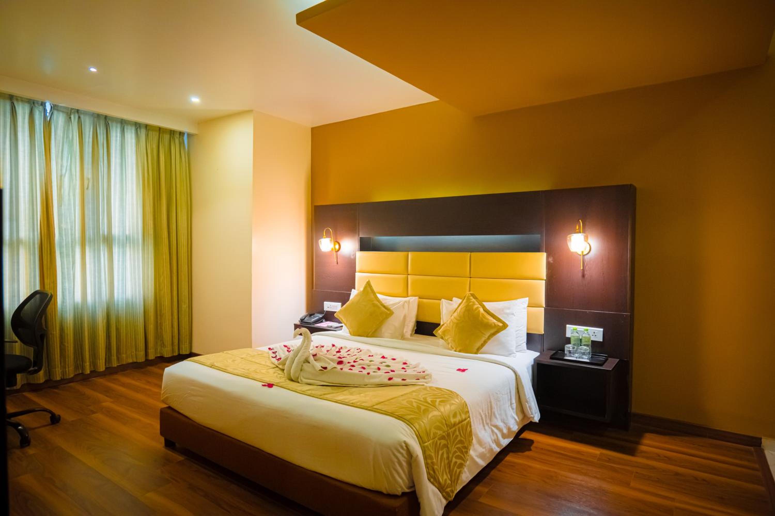 Deluxe Suite - Photo 8