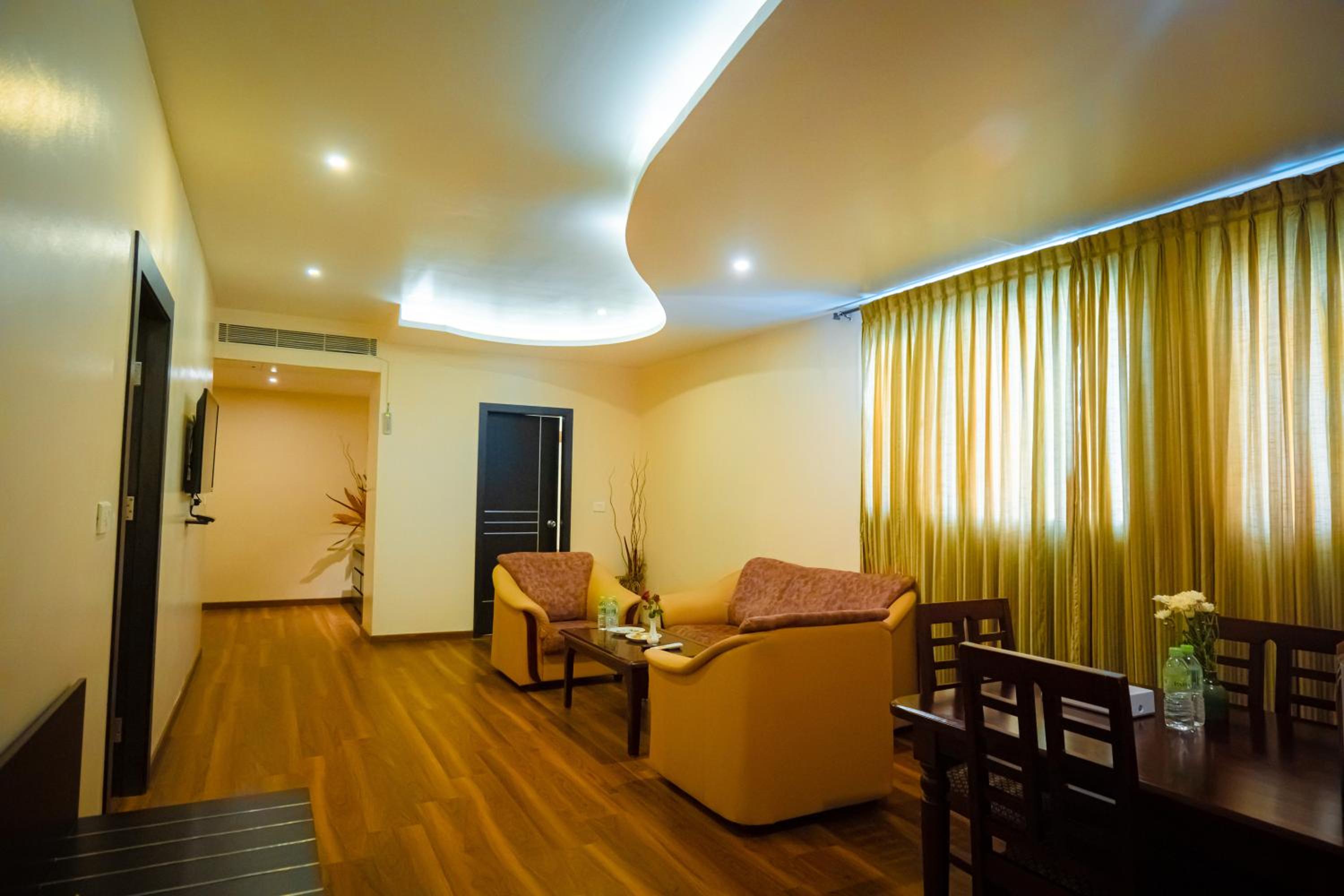 Deluxe Suite - Photo 15