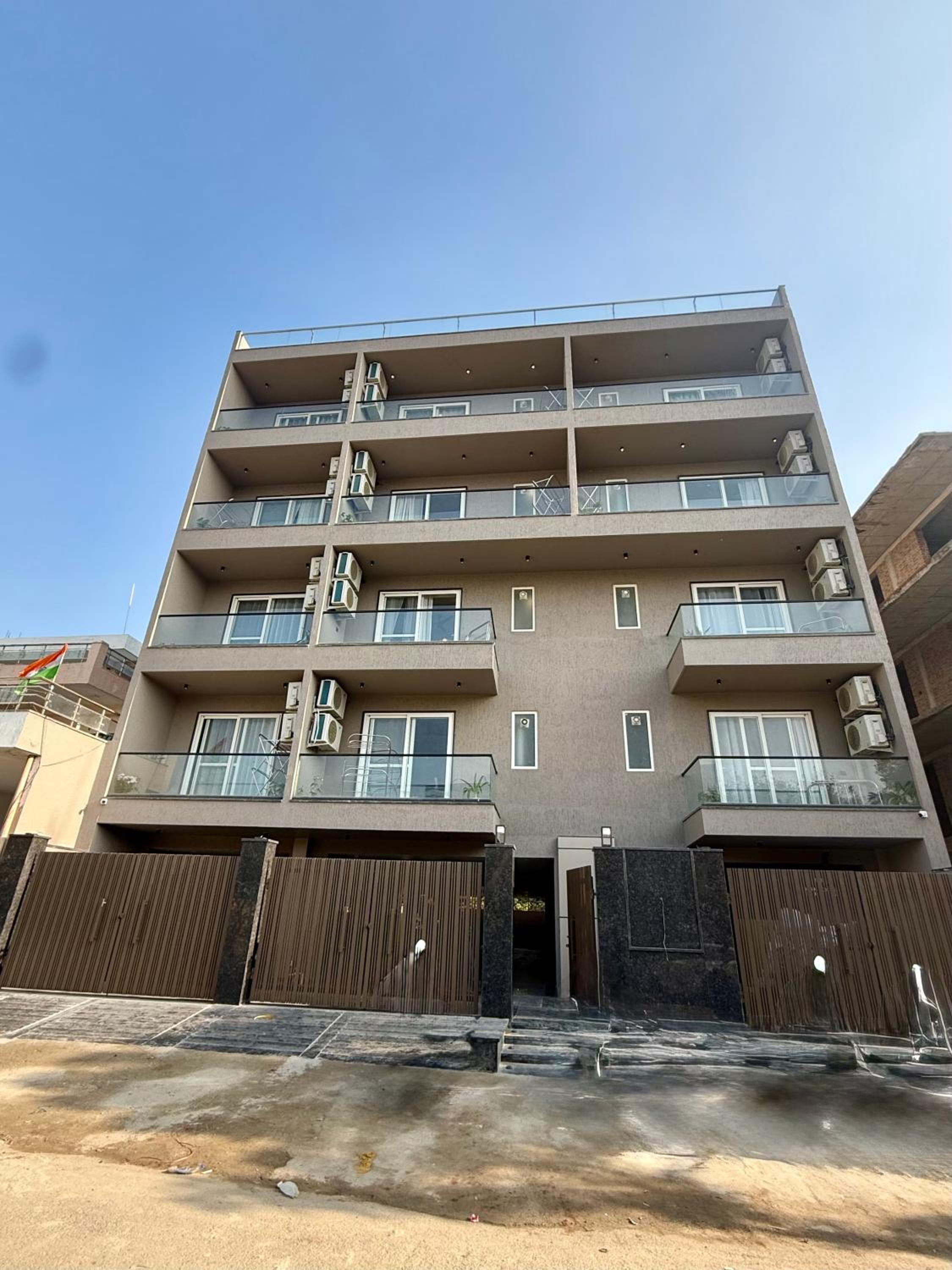 One-Bedroom Apartment with Balcony photo 3