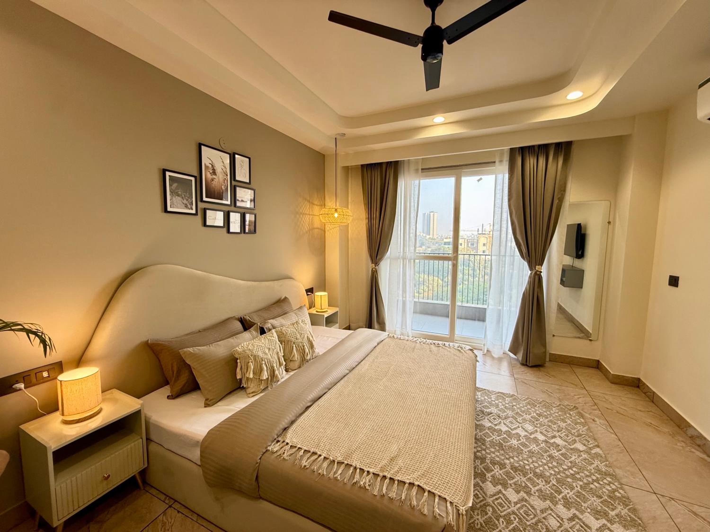 One-Bedroom Apartment with Balcony photo 1