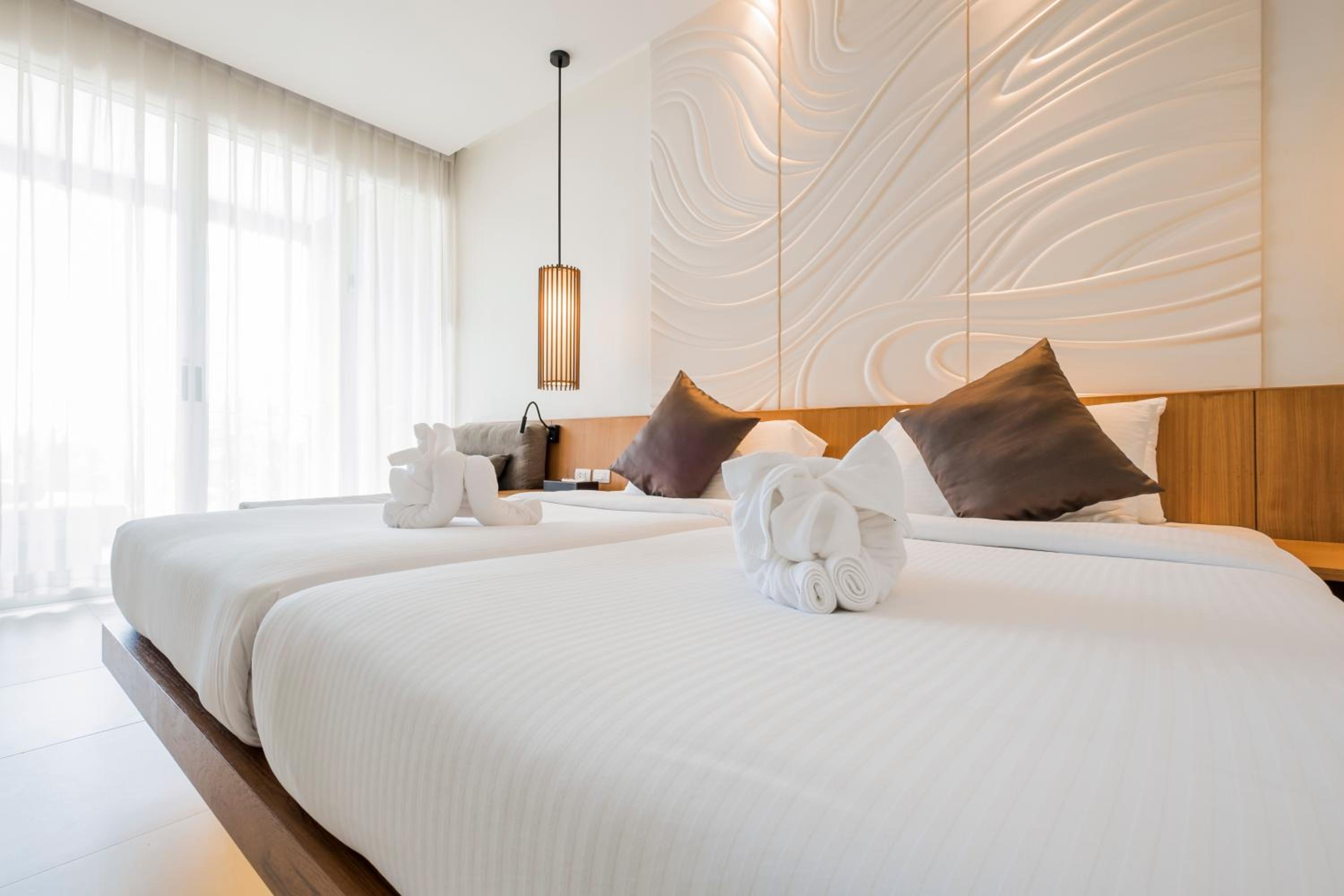 Deluxe Double or Twin Room - Photo 12