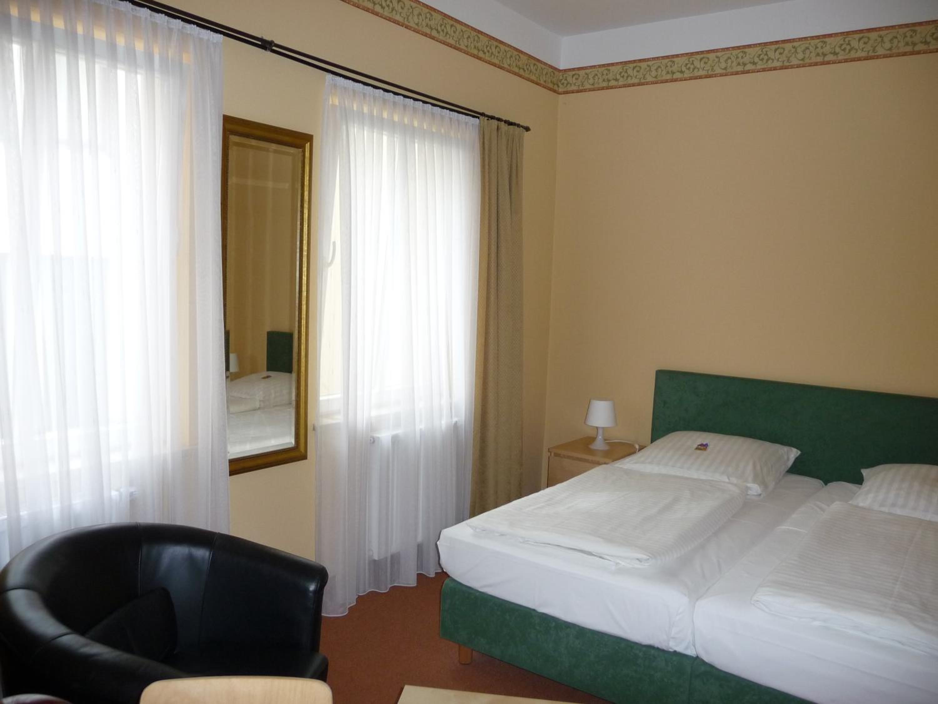 Double Room - Photo 4