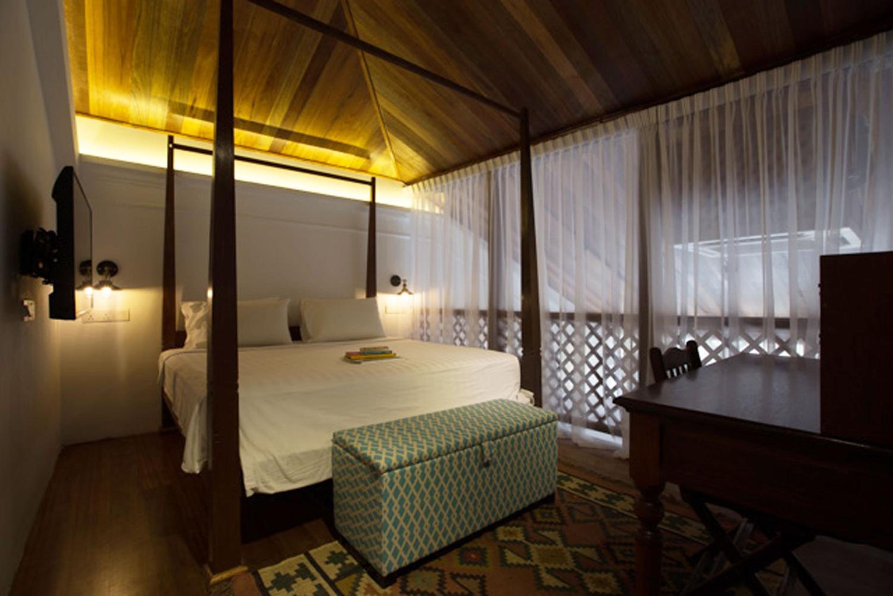 Mansion Room thumbnail 6