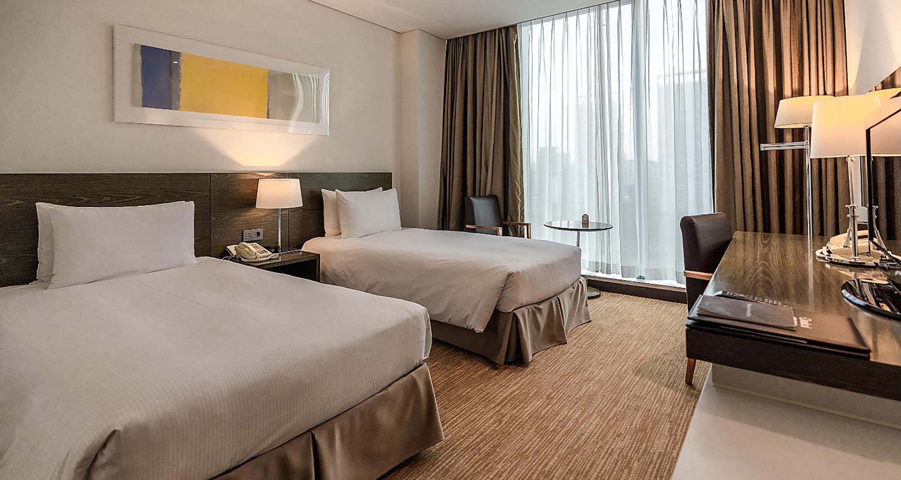 Room Assigned at Checkin (Double or Twin) - 18:00 Check In / 1 Night Stay Only - Photo 2