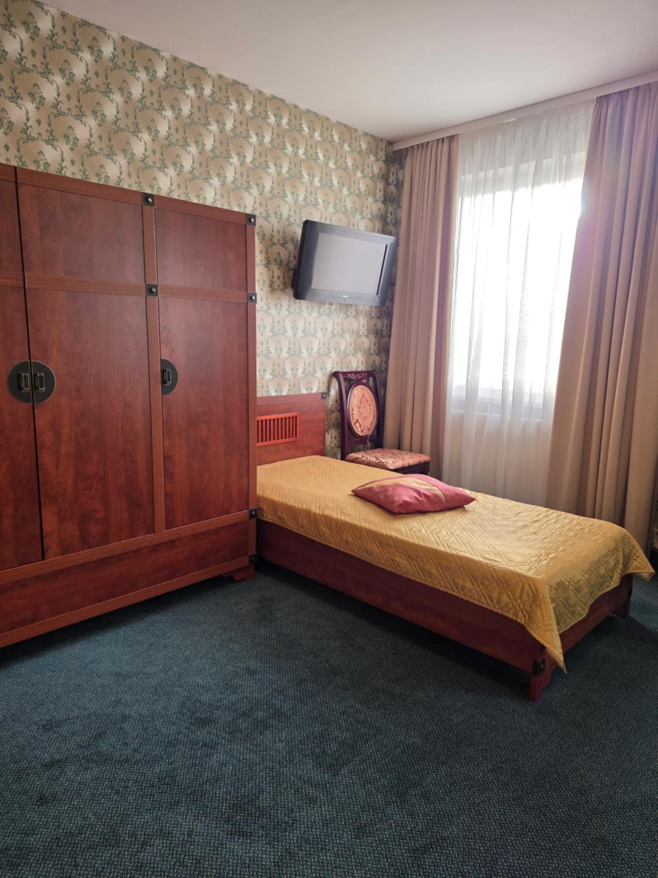 Basic Triple Room