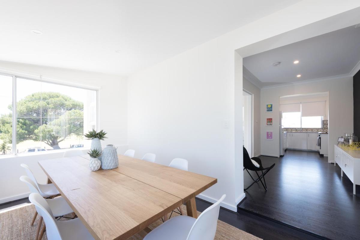 Luxury Three-Bedroom Apartment photo 3