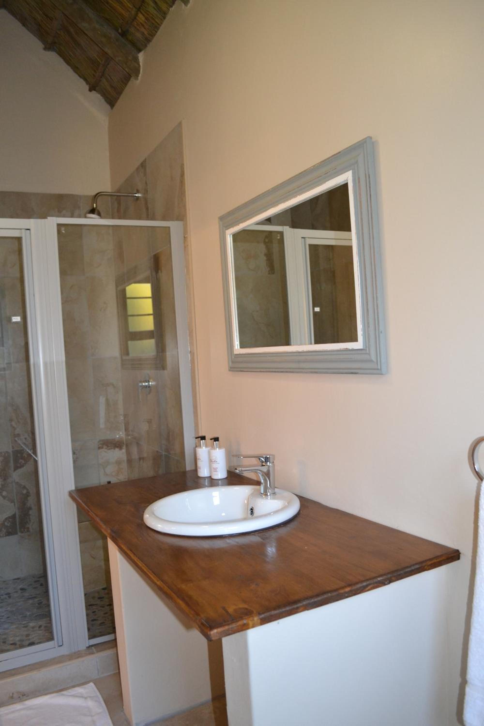 Valencia Bungalow with twin Beds  photo 2