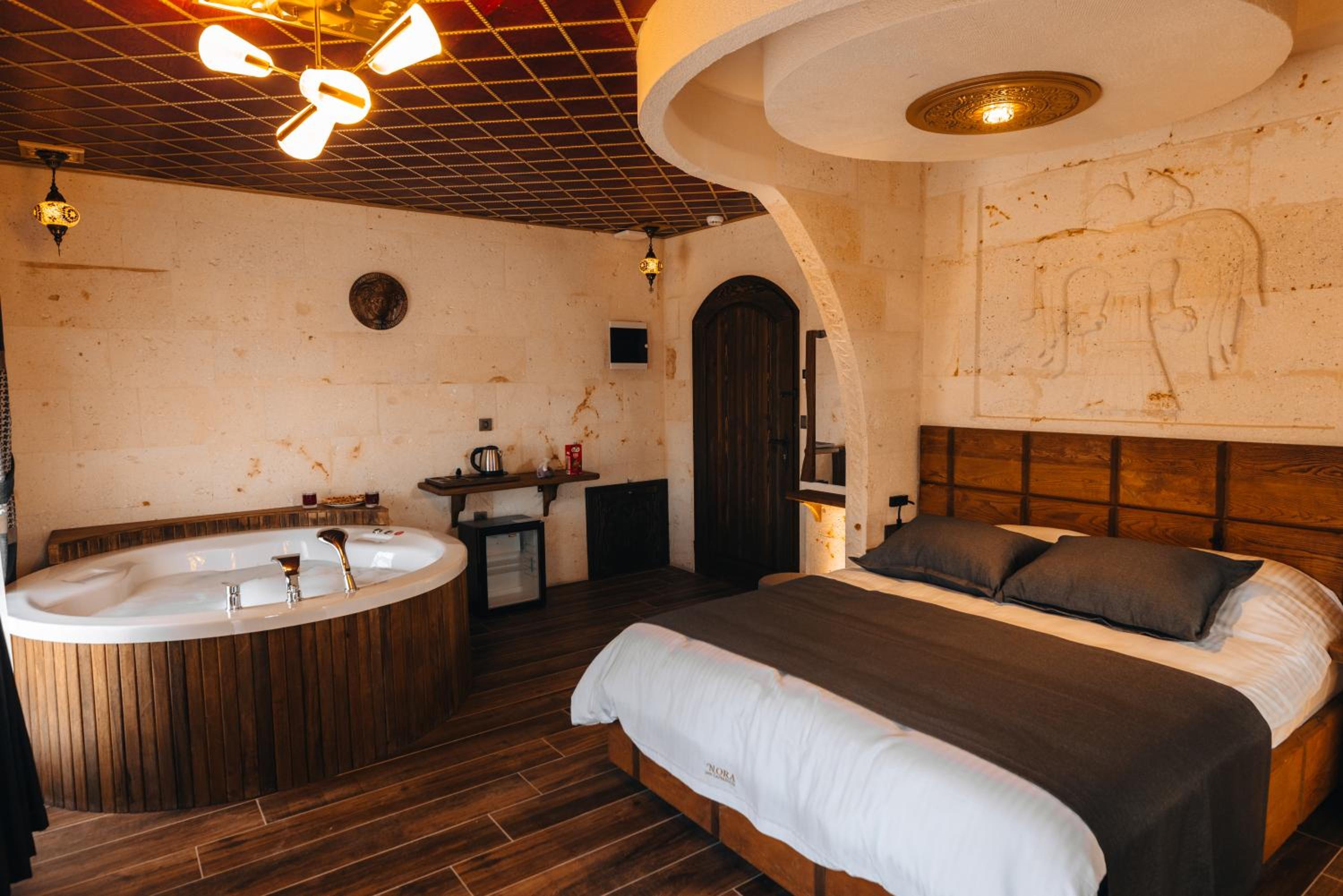 Queen Room with Spa Bath