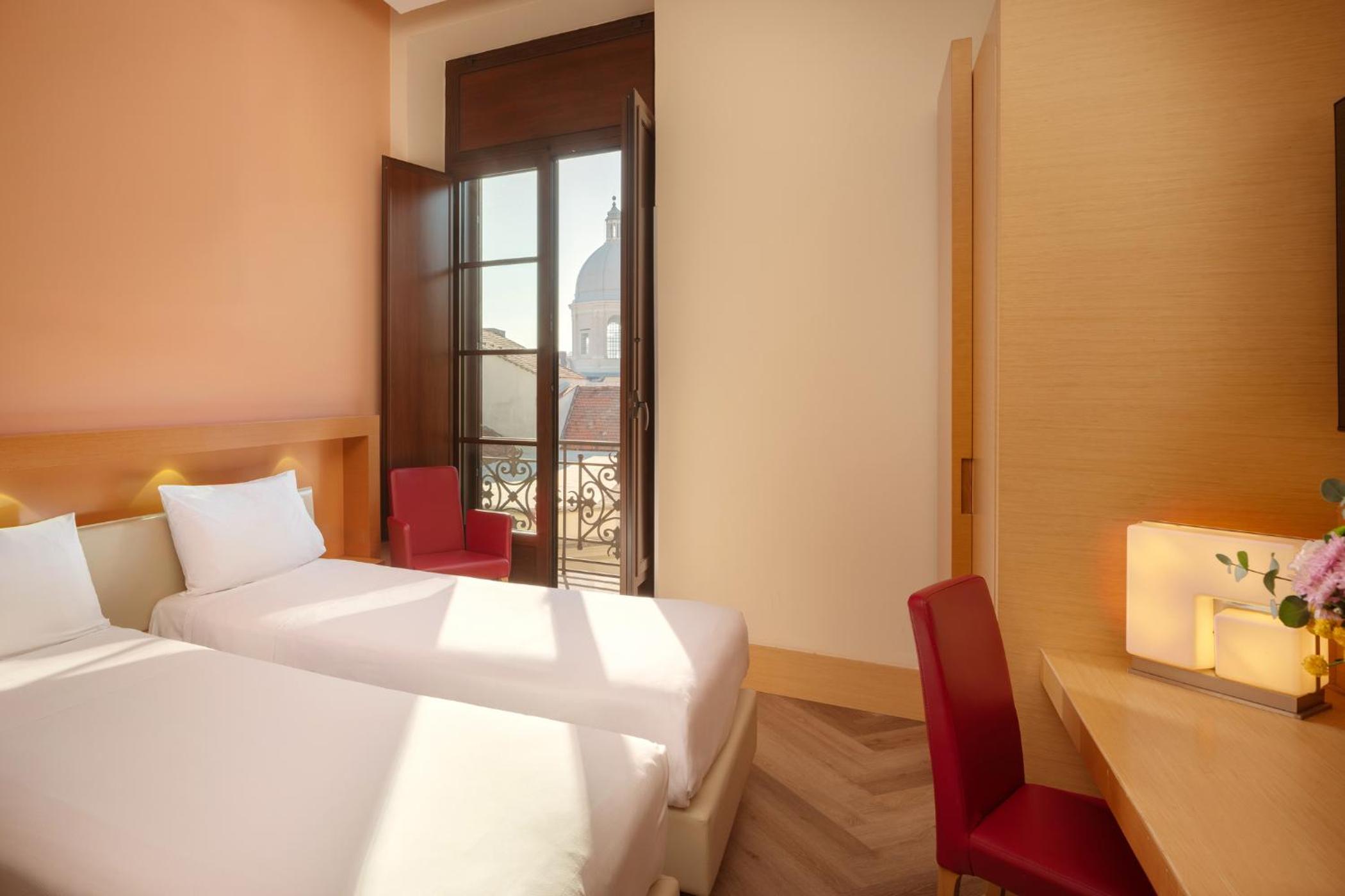 Classic Twin Room - Photo 3