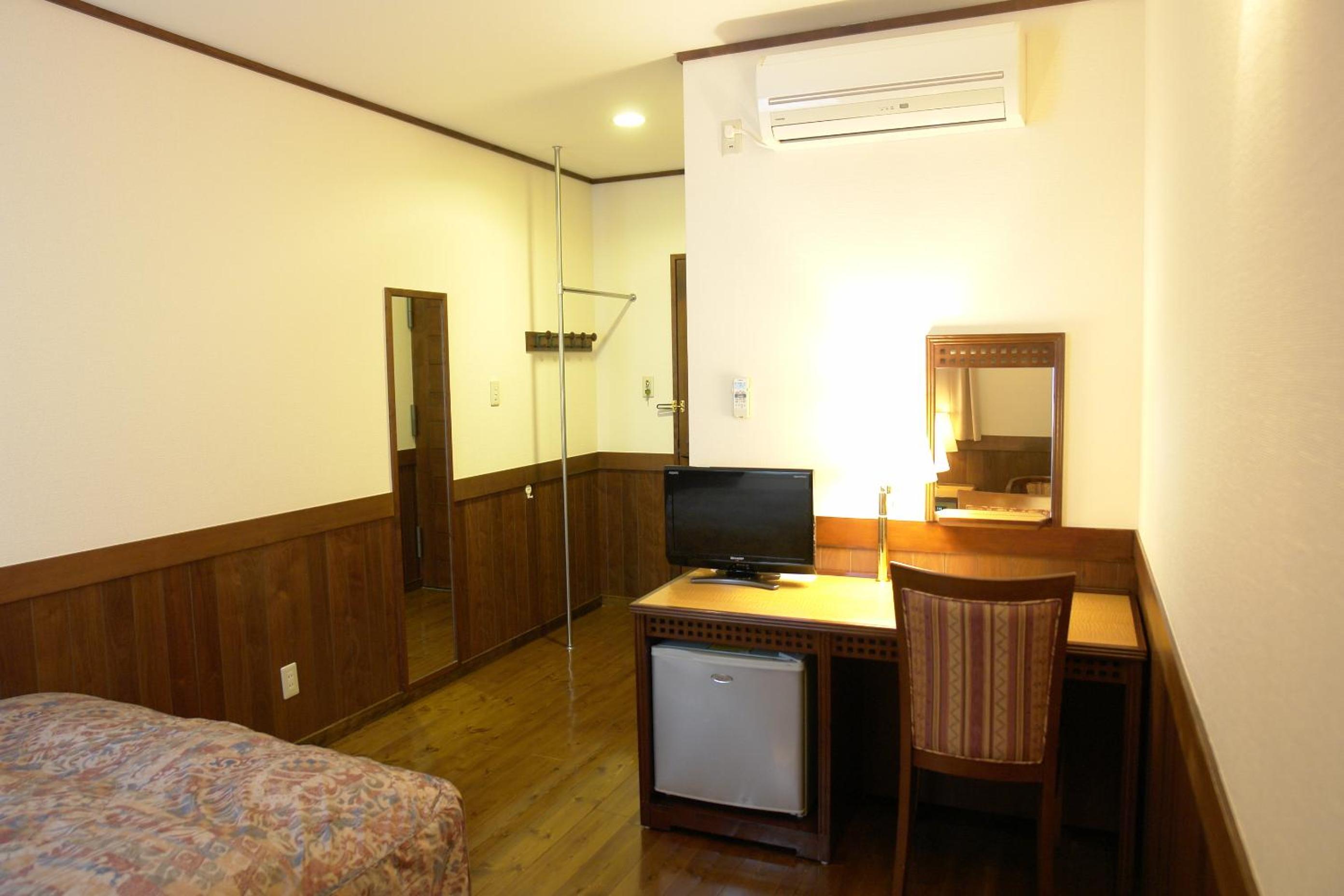 Double Room - Photo 4